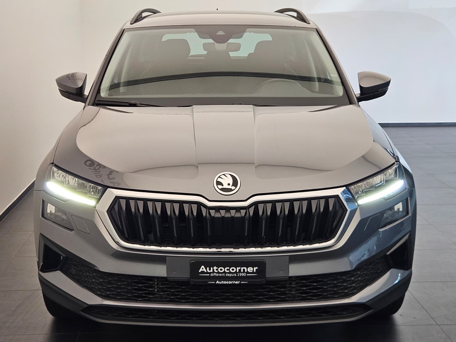 SKODA Karoq 1.5 TSI Ambition DSG-showroom-element-3