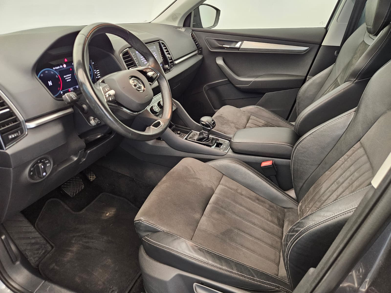 SKODA Karoq 1.5 TSI Ambition DSG-image-10
