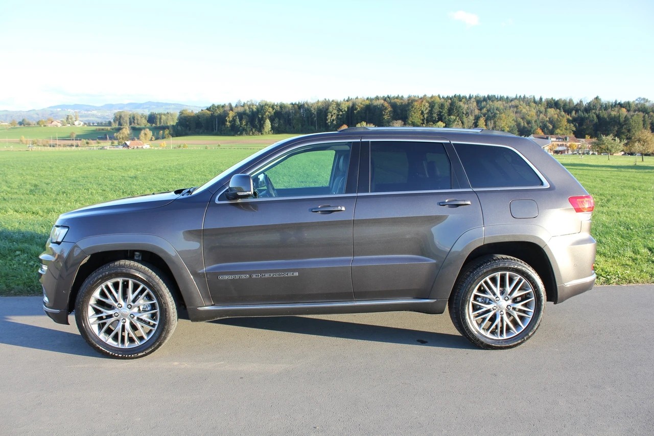 JEEP Grand Cherokee 3.0 CRD Summit Automatic-image-4