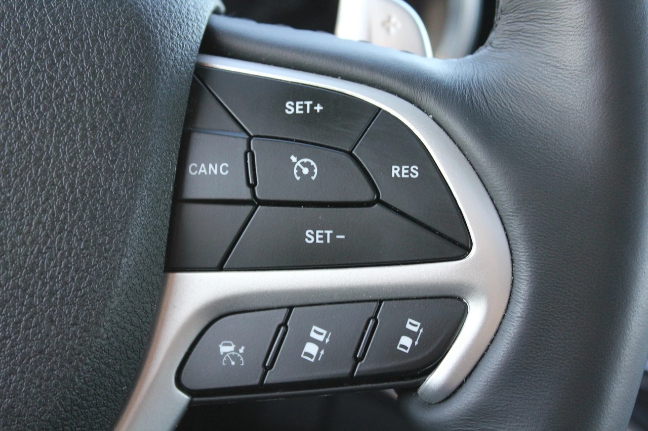 JEEP Grand Cherokee 3.0 CRD Summit Automatic-image-21