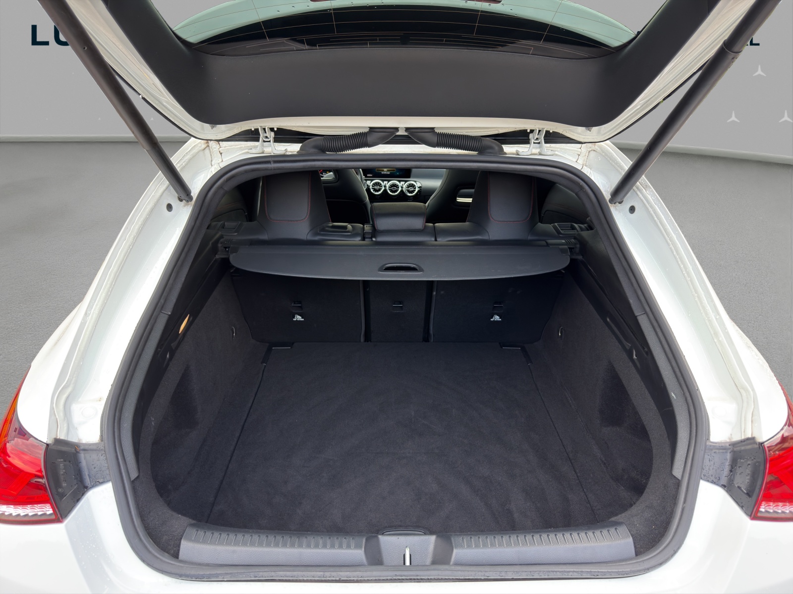 MERCEDES-BENZ CLA Shooting Brake 220 d 4Matic Swiss Star-image-14