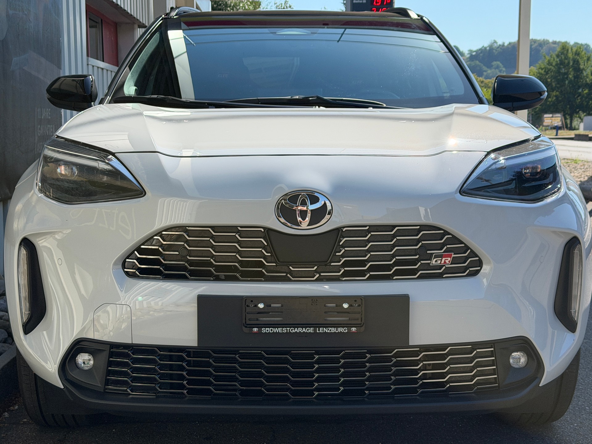 TOYOTA Yaris Cross 1.5 GR Sport e-CVT-showroom-element-3
