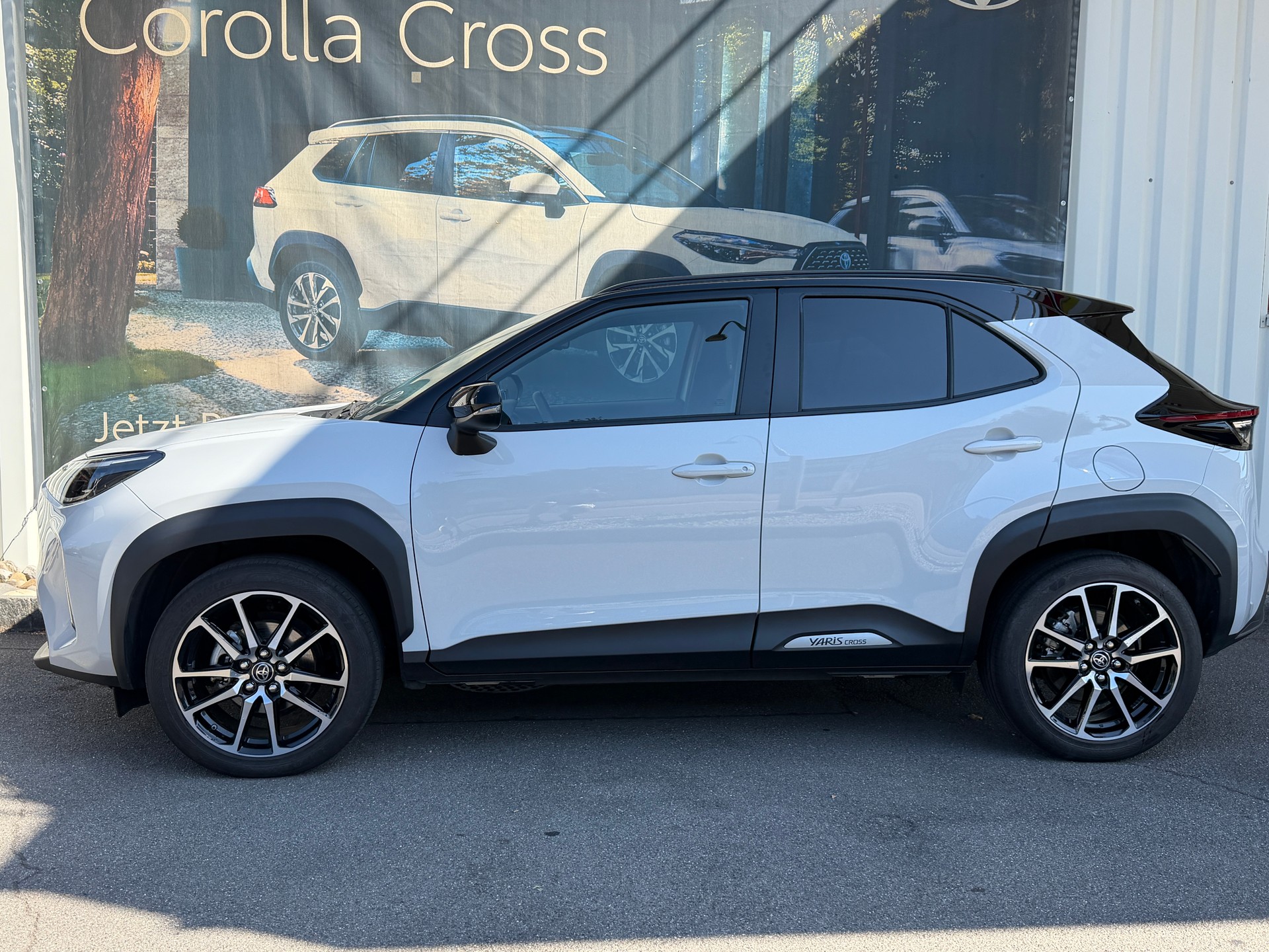 TOYOTA Yaris Cross 1.5 GR Sport e-CVT-showroom-element-1