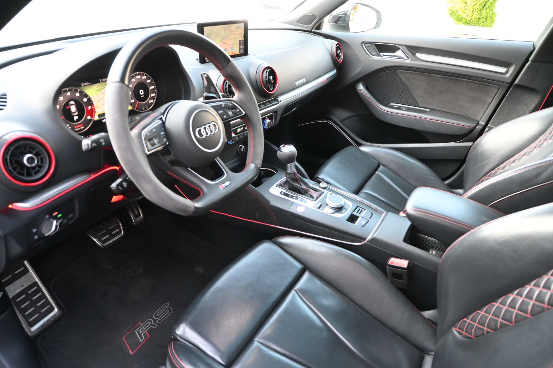 AUDI RS3 Sportback 2.5 TSI Quattro -EINZIGARTIG UNIQUE-& FRISCH AB MFK UND SERVICE -KW GEWINDE FAHRWERK- BRACHIALER SOUND-image-14