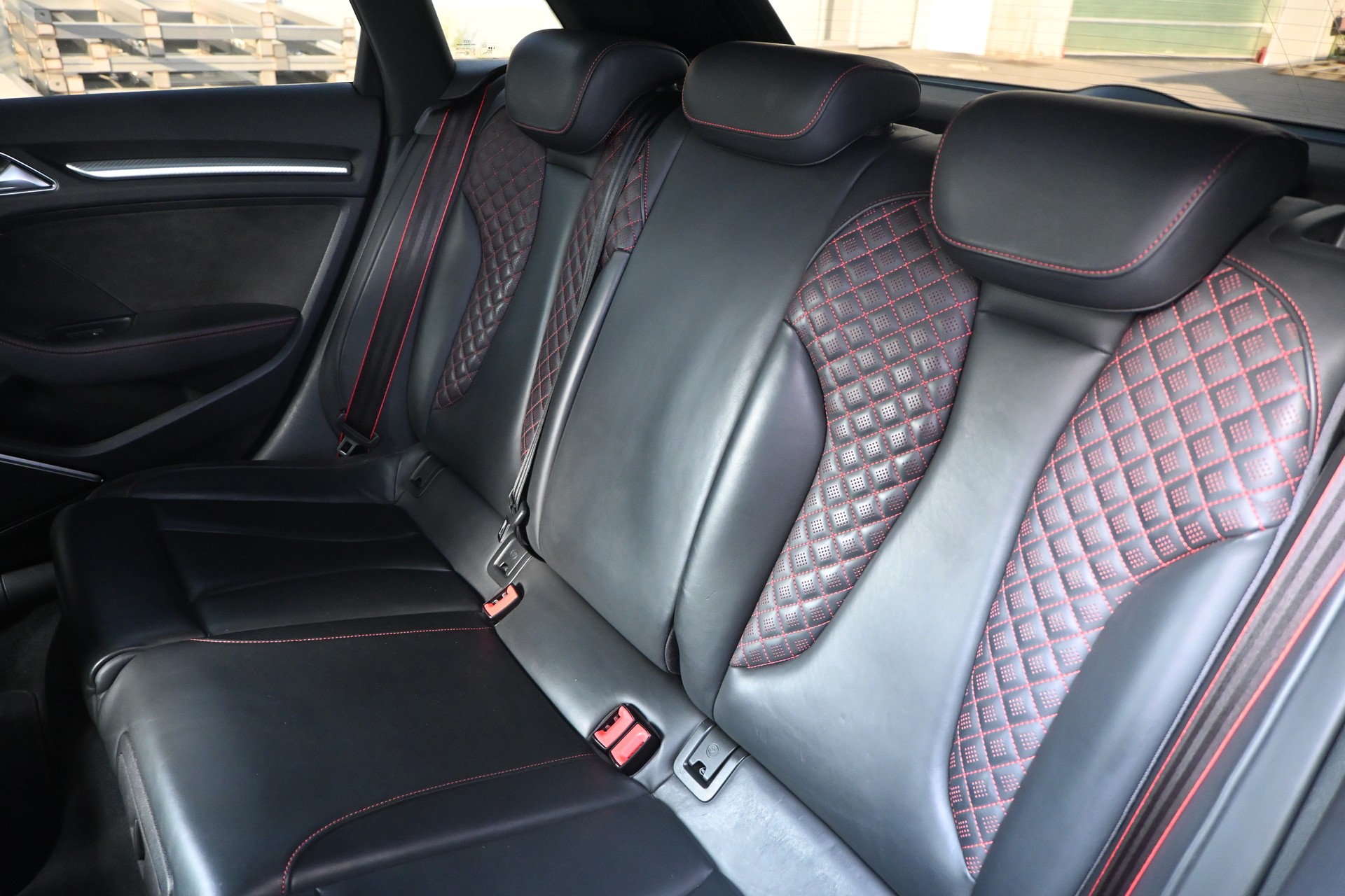 AUDI RS3 Sportback 2.5 TSI Quattro -EINZIGARTIG UNIQUE-& FRISCH AB MFK UND SERVICE -KW GEWINDE FAHRWERK- BRACHIALER SOUND-image-12
