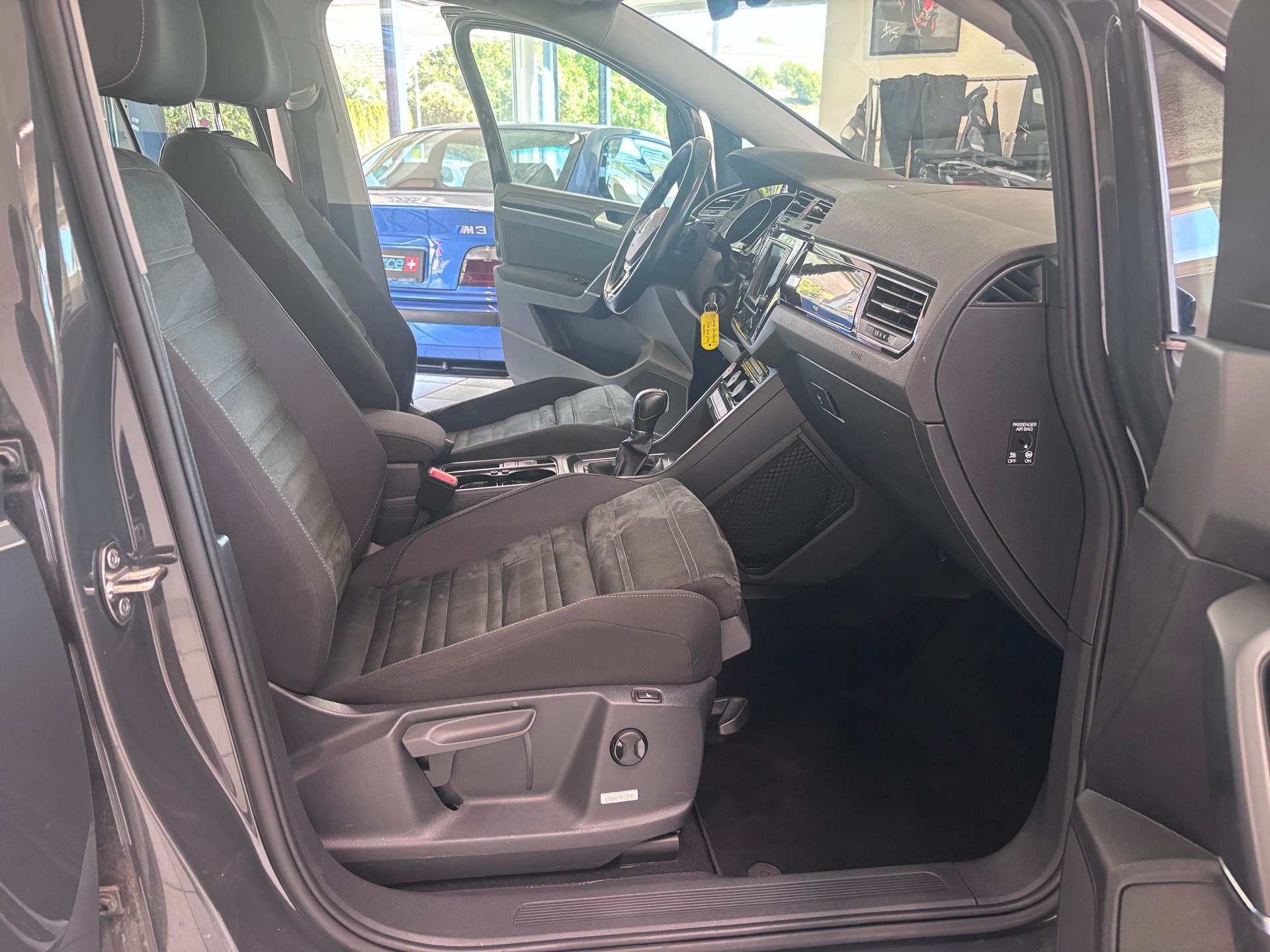 VW Touran 2.0 TDI BlueMotion Technology Highline DSG-image-9