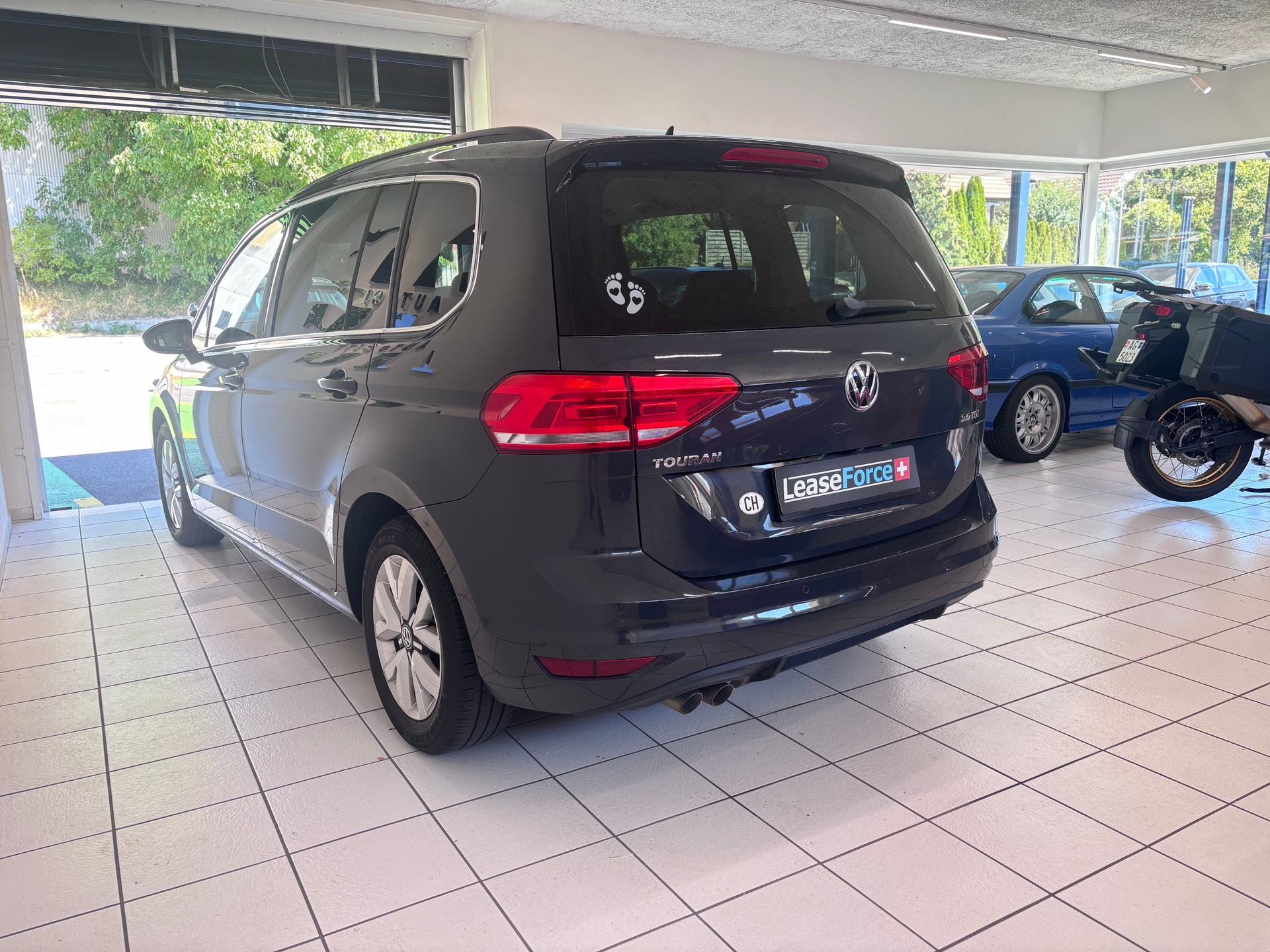 VW Touran 2.0 TDI BlueMotion Technology Highline DSG-image-3