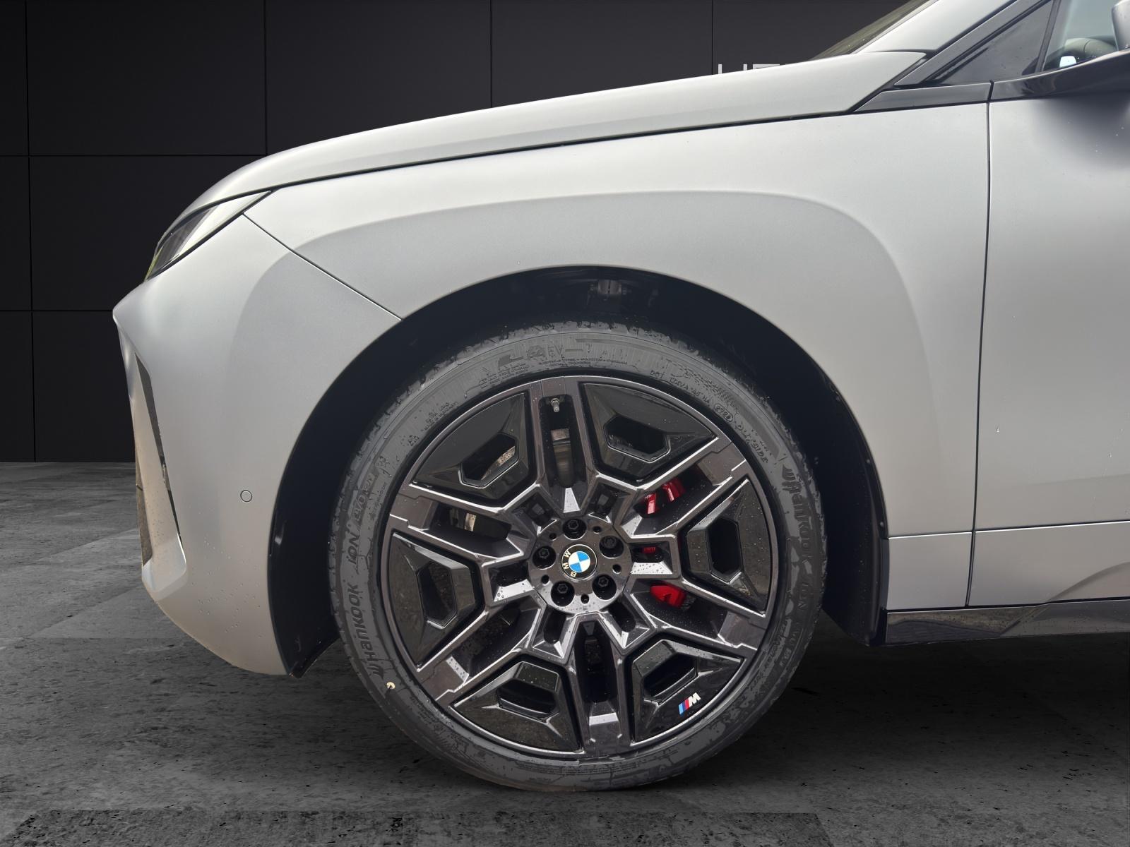 BMW iX xDrive60-showroom-element-2