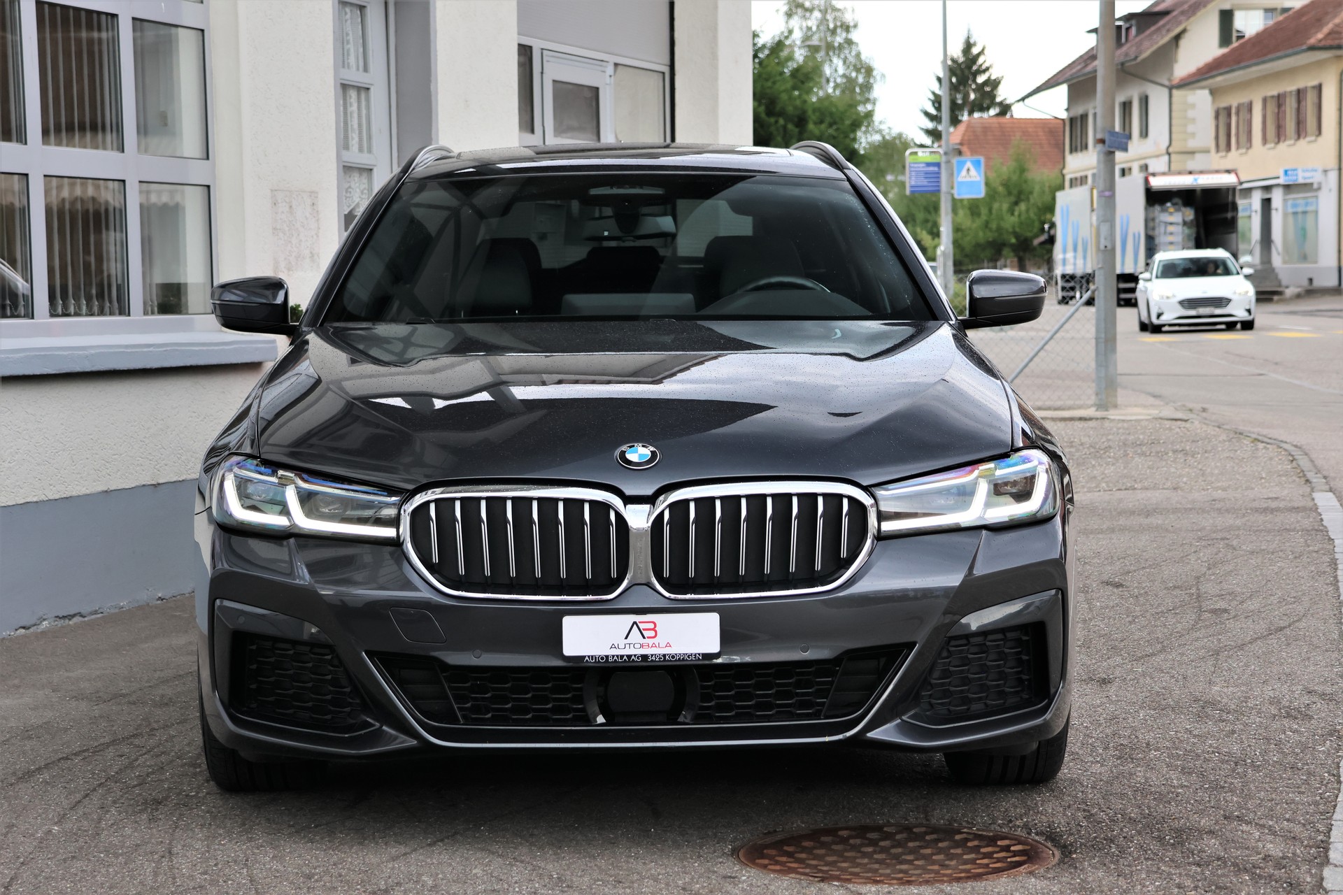 BMW 540d xDrive 48V Touring Pure M Sport Steptronic (CH)-showroom-element-1