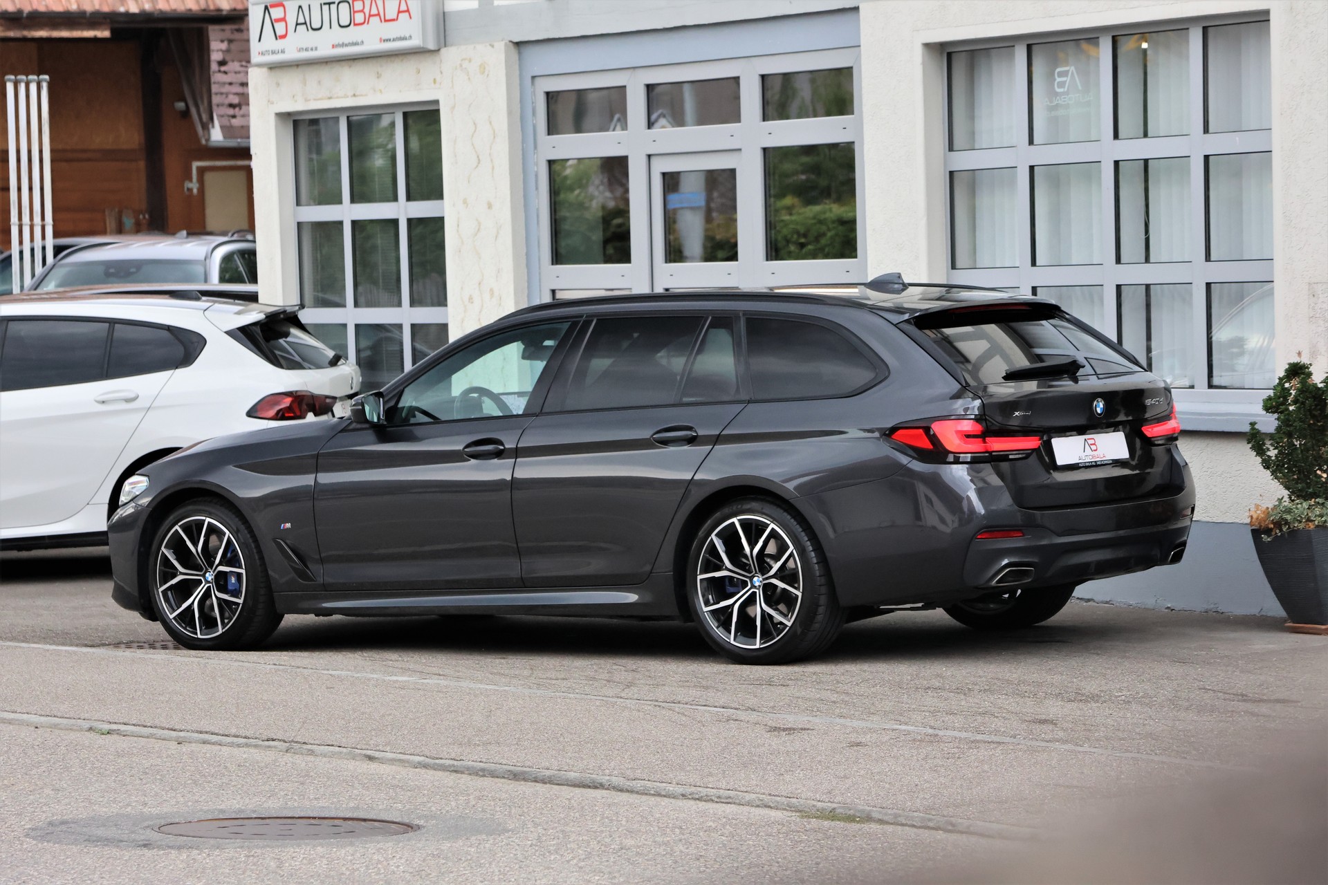 BMW 540d xDrive 48V Touring Pure M Sport Steptronic (CH)-image-4