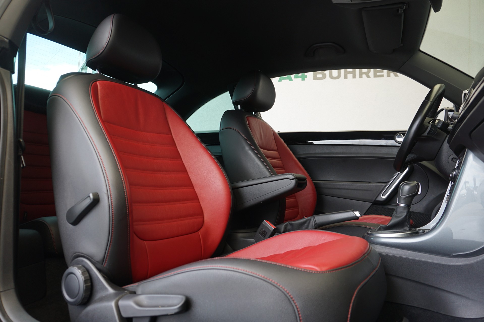 VW Beetle 1.4 TSI BMT R-Line 150PS Automat-image-17