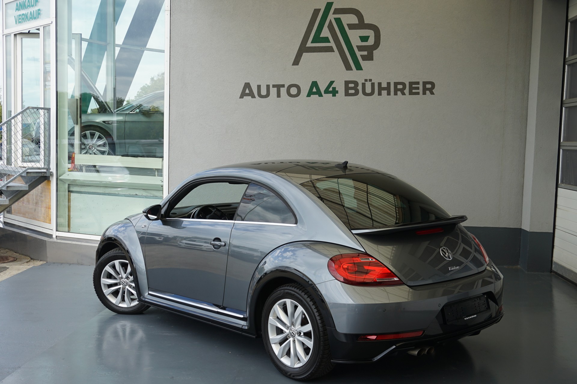 VW Beetle 1.4 TSI BMT R-Line 150PS Automat-image-5