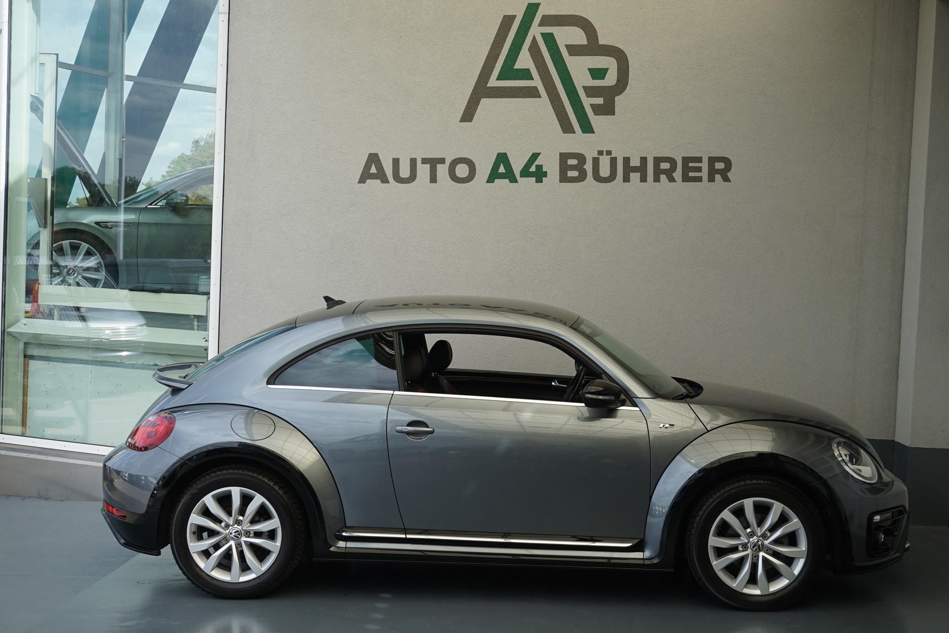 VW Beetle 1.4 TSI BMT R-Line 150PS Automat-image-4
