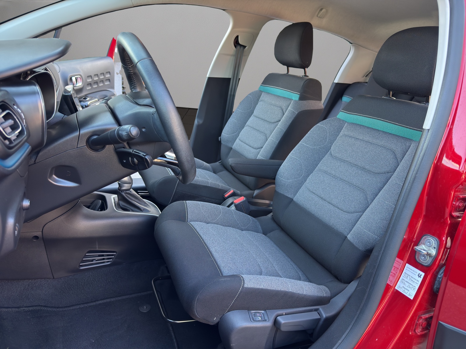 CITROEN C3 1.2i PureTech Swiss Edition EAT6-image-8