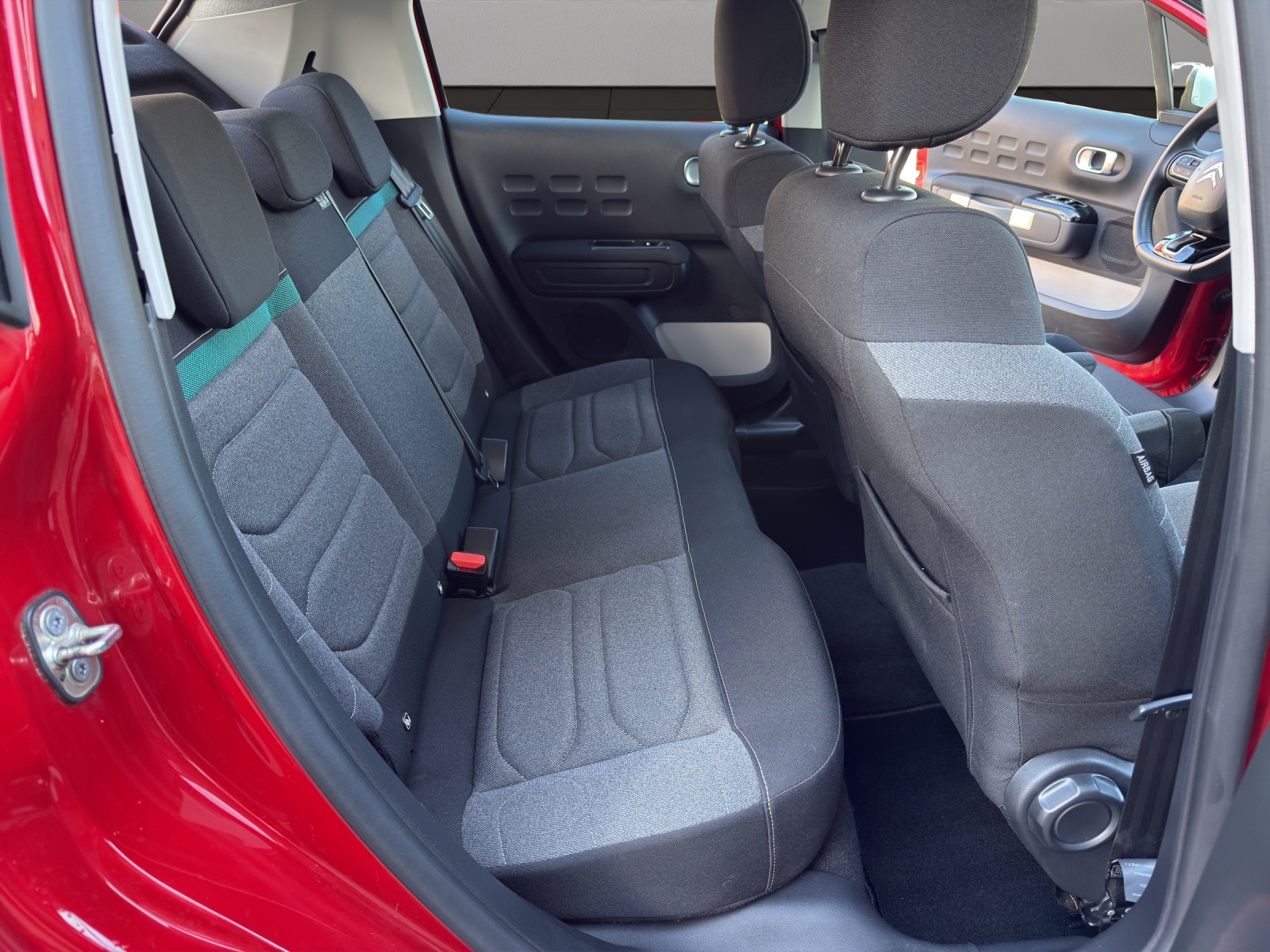 CITROEN C3 1.2i PureTech Swiss Edition EAT6-image-17