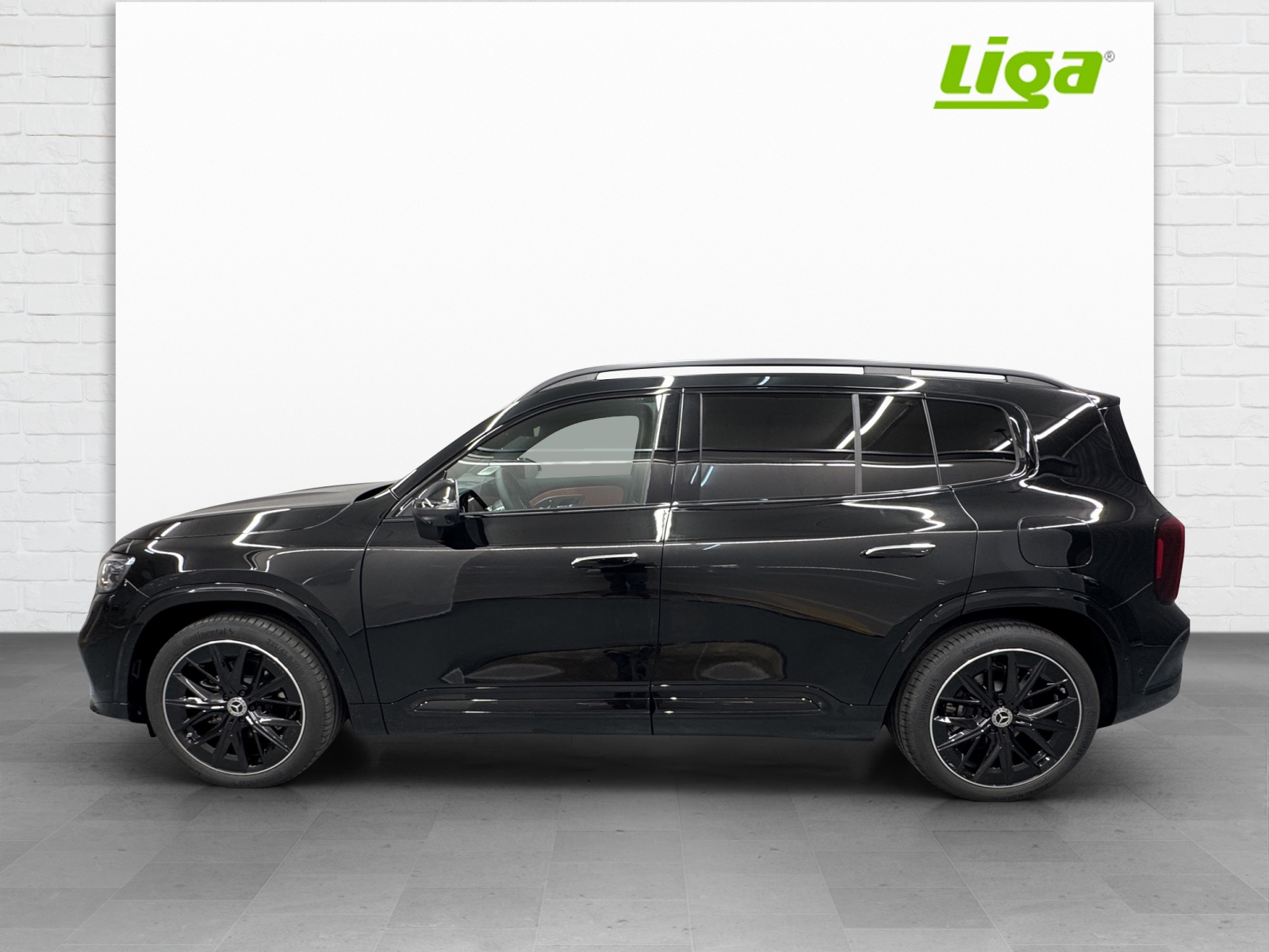 MERCEDES-BENZ GLB 220 4Matic-showroom-element-2