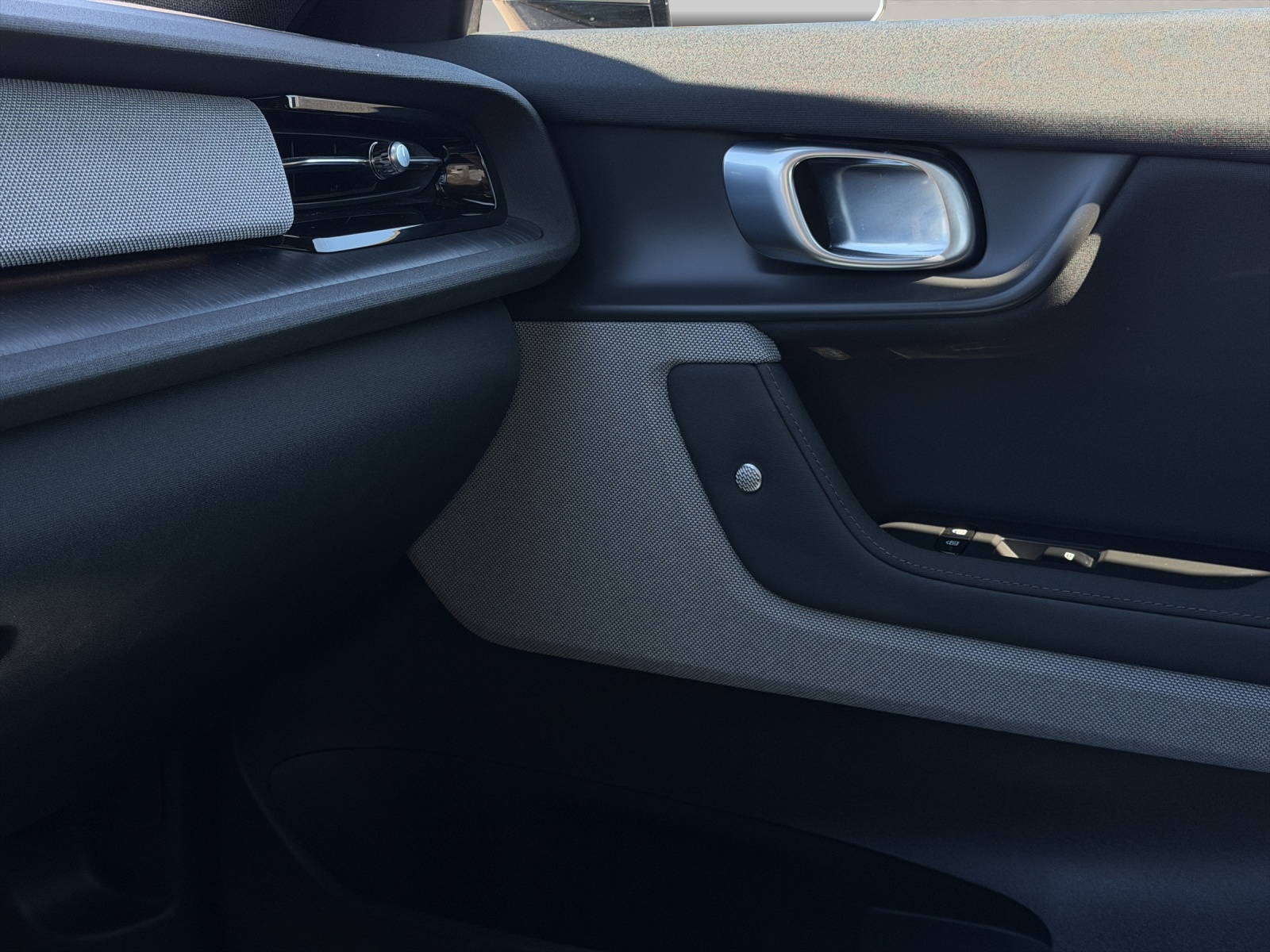 POLESTAR 2 Long Range Dual Motor-image-16
