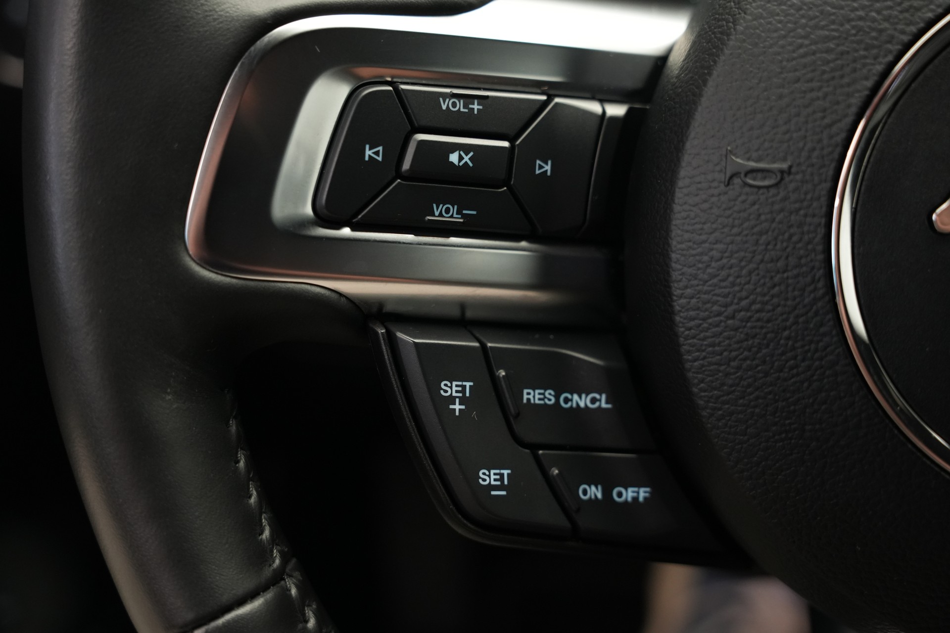 FORD Mustang Fastback 5.0 V8 Mach 1 *Handschalter*-image-19