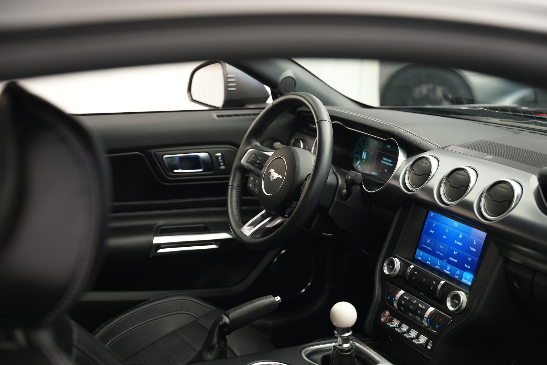 FORD Mustang Fastback 5.0 V8 Mach 1 *Handschalter*-image-48