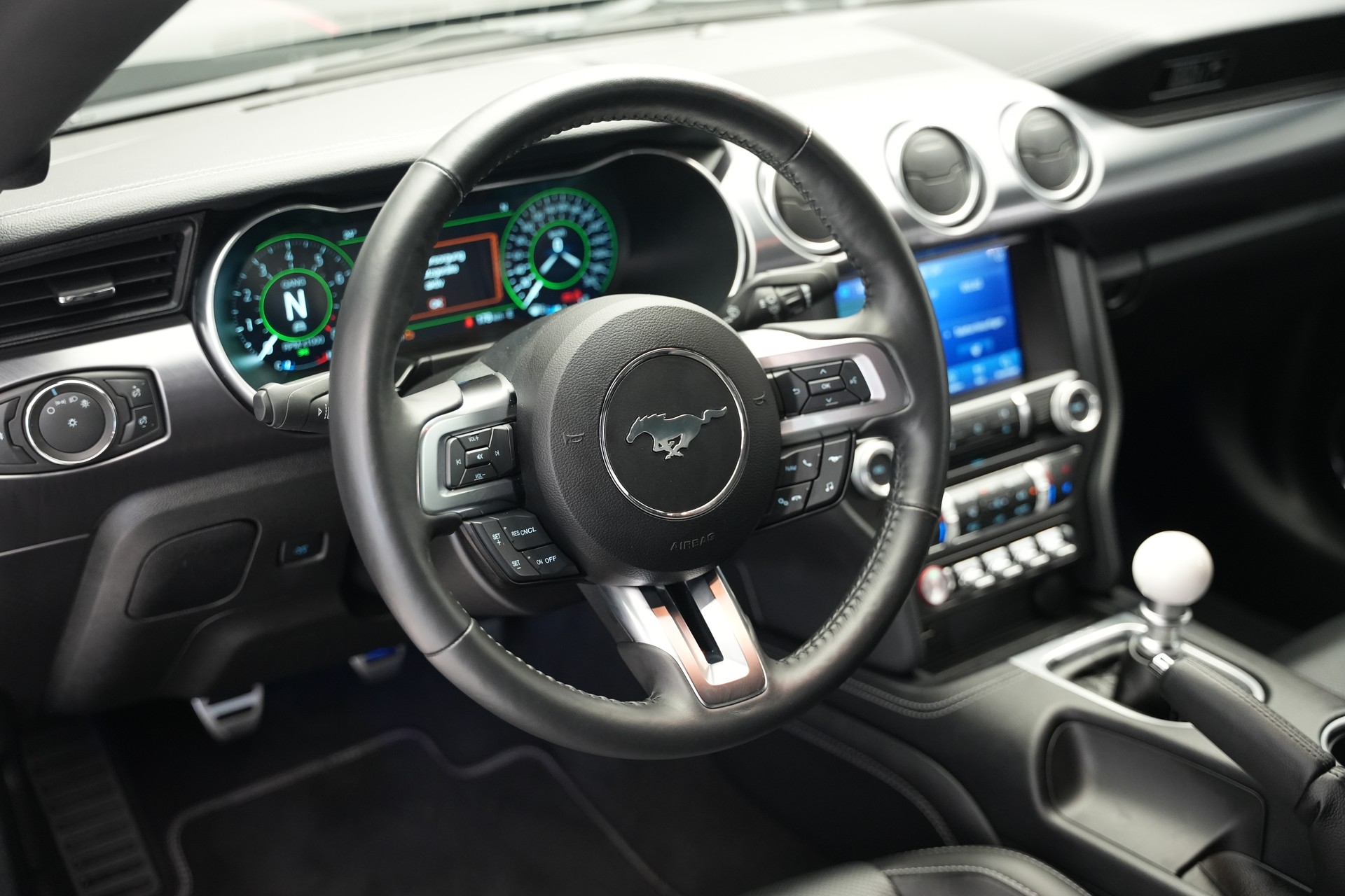 FORD Mustang Fastback 5.0 V8 Mach 1 *Handschalter*-image-17