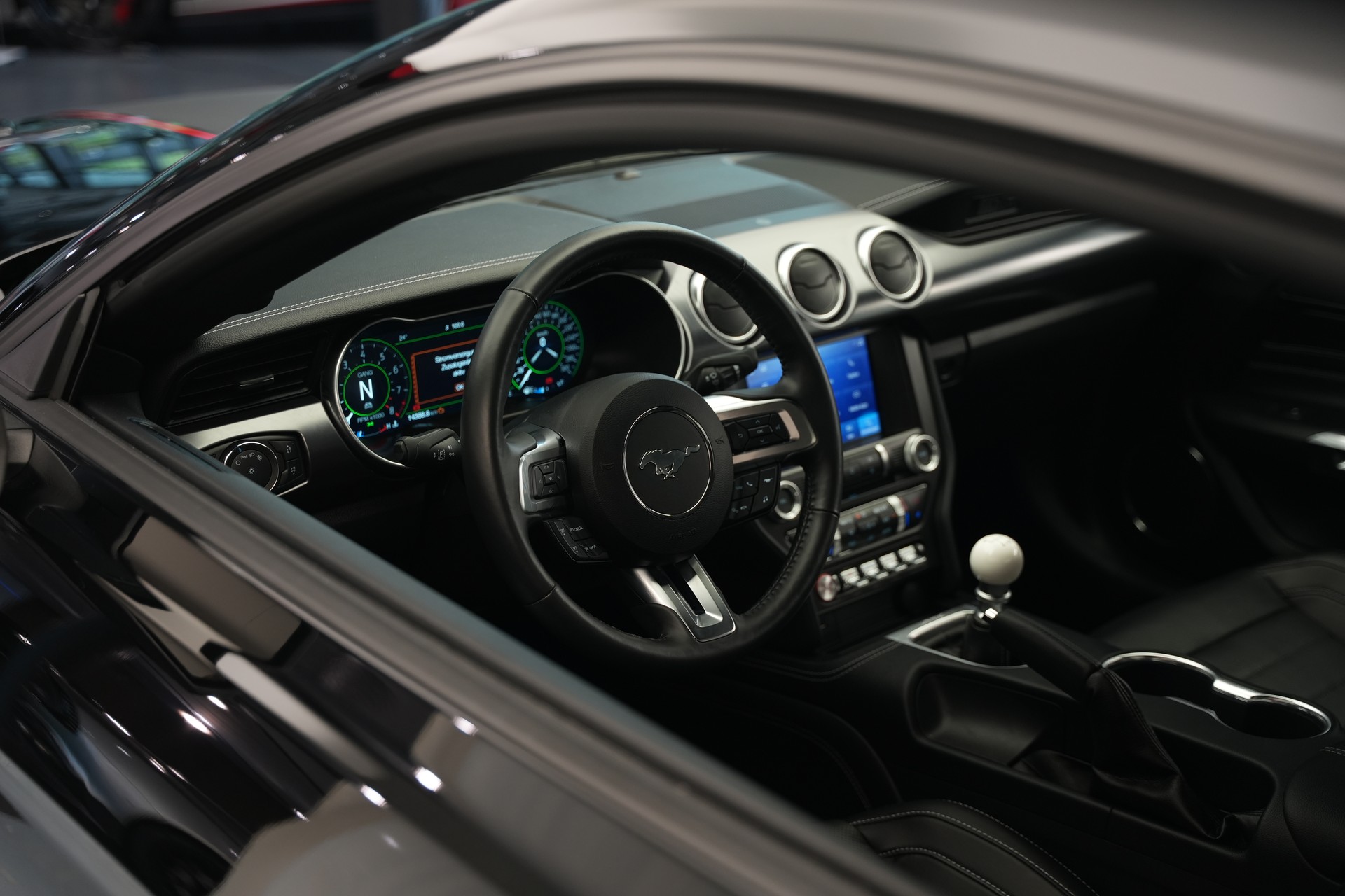 FORD Mustang Fastback 5.0 V8 Mach 1 *Handschalter*-image-43