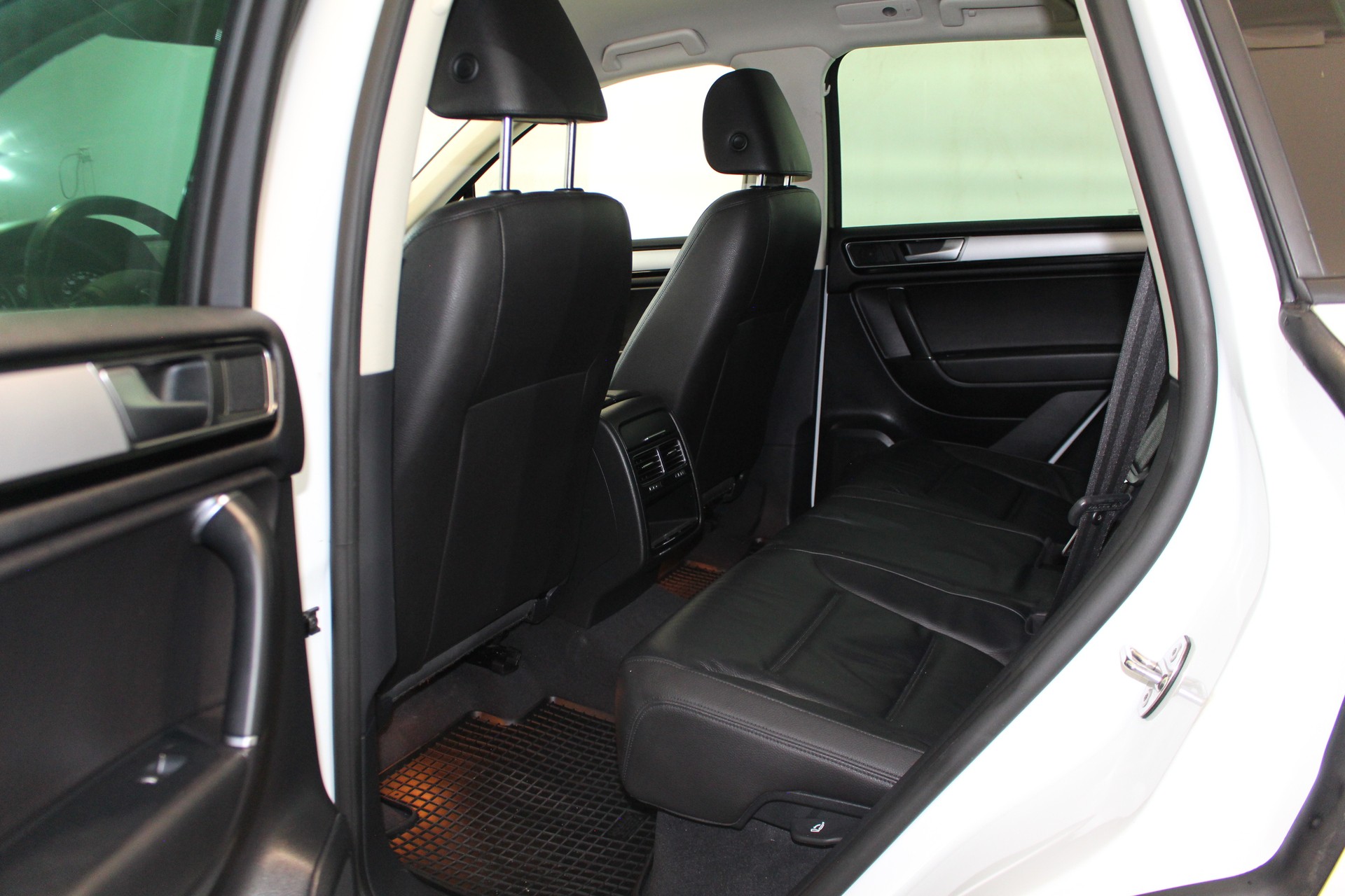 VW Touareg 3.0 V6 TDI BlueMT-image-7