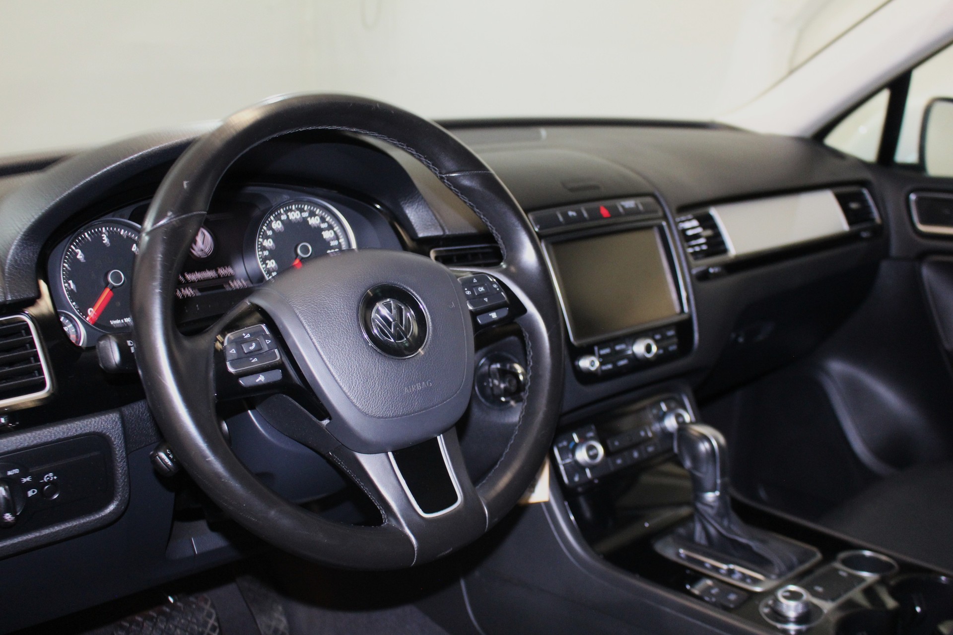 VW Touareg 3.0 V6 TDI BlueMT-image-11