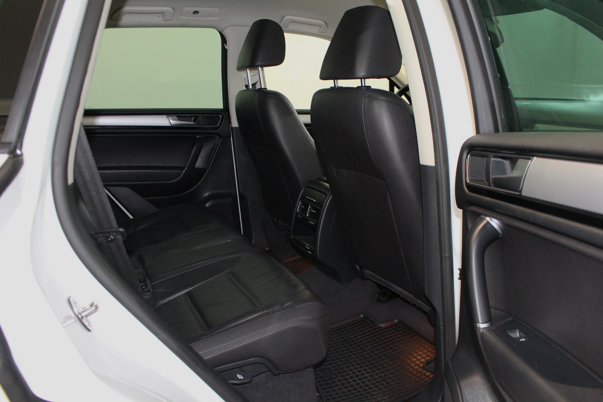 VW Touareg 3.0 V6 TDI BlueMT-image-9