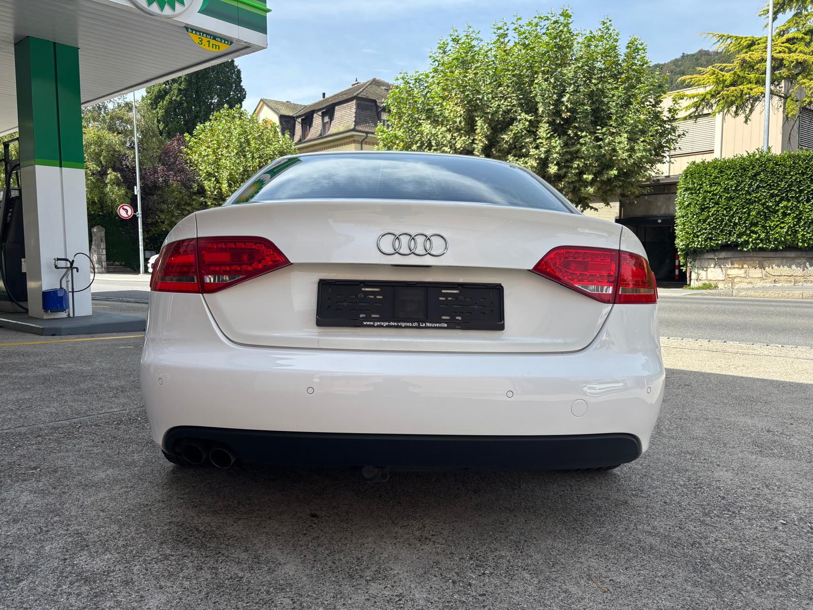 AUDI A4 Limousine 2.0 TDI 170 ch / S line-image-4