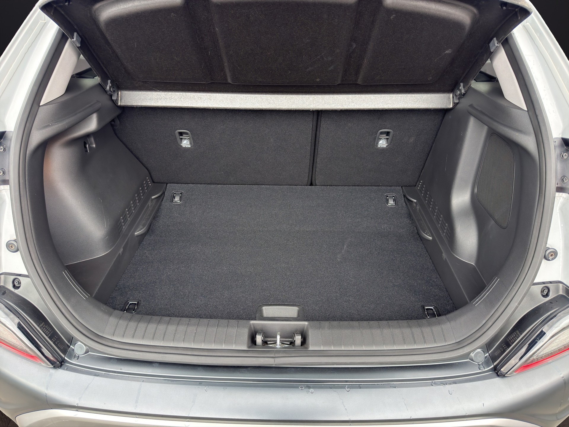 HYUNDAI Kona 1.6 GDi HEV Amplia DCT-image-16
