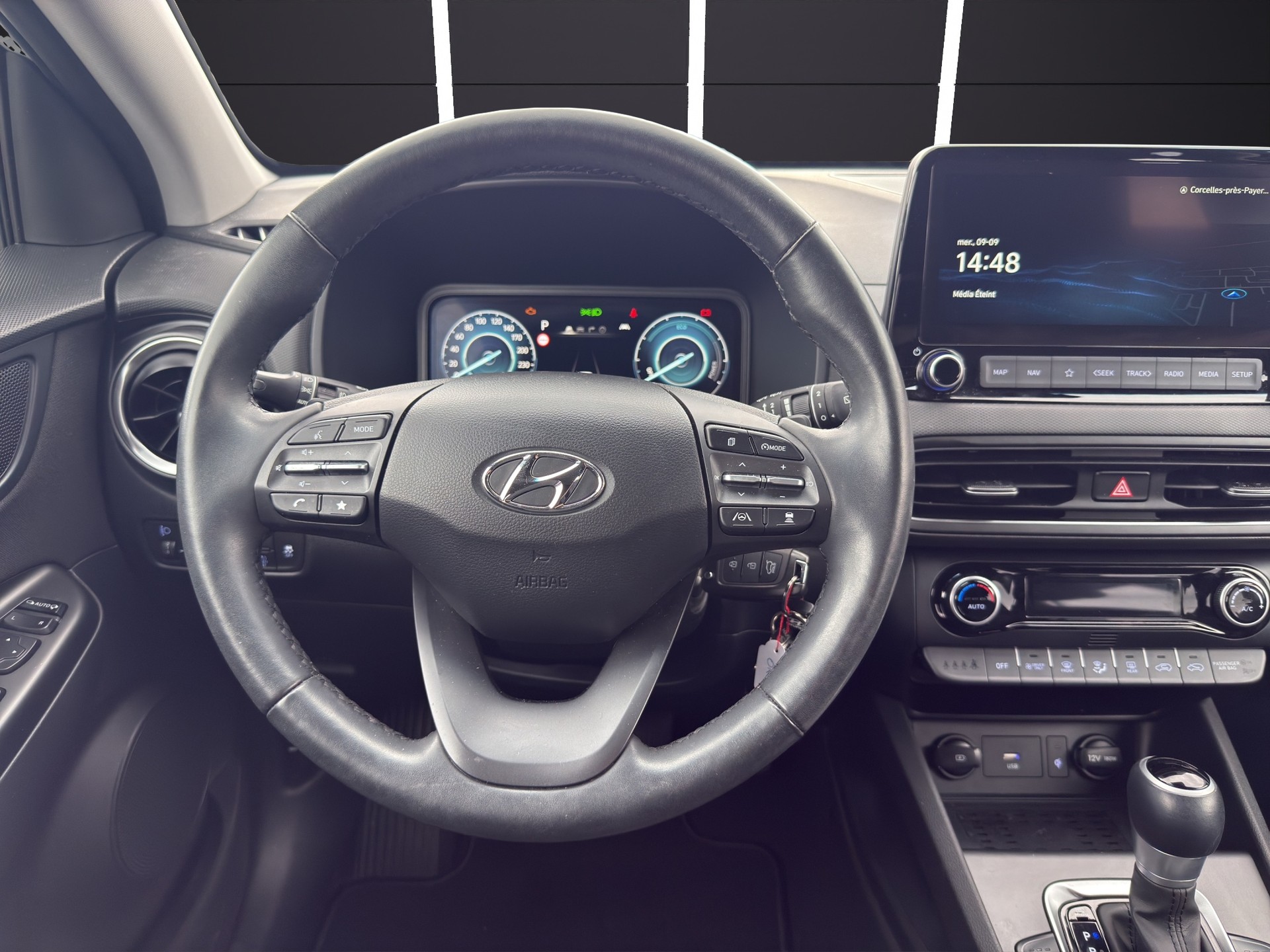 HYUNDAI Kona 1.6 GDi HEV Amplia DCT-image-9