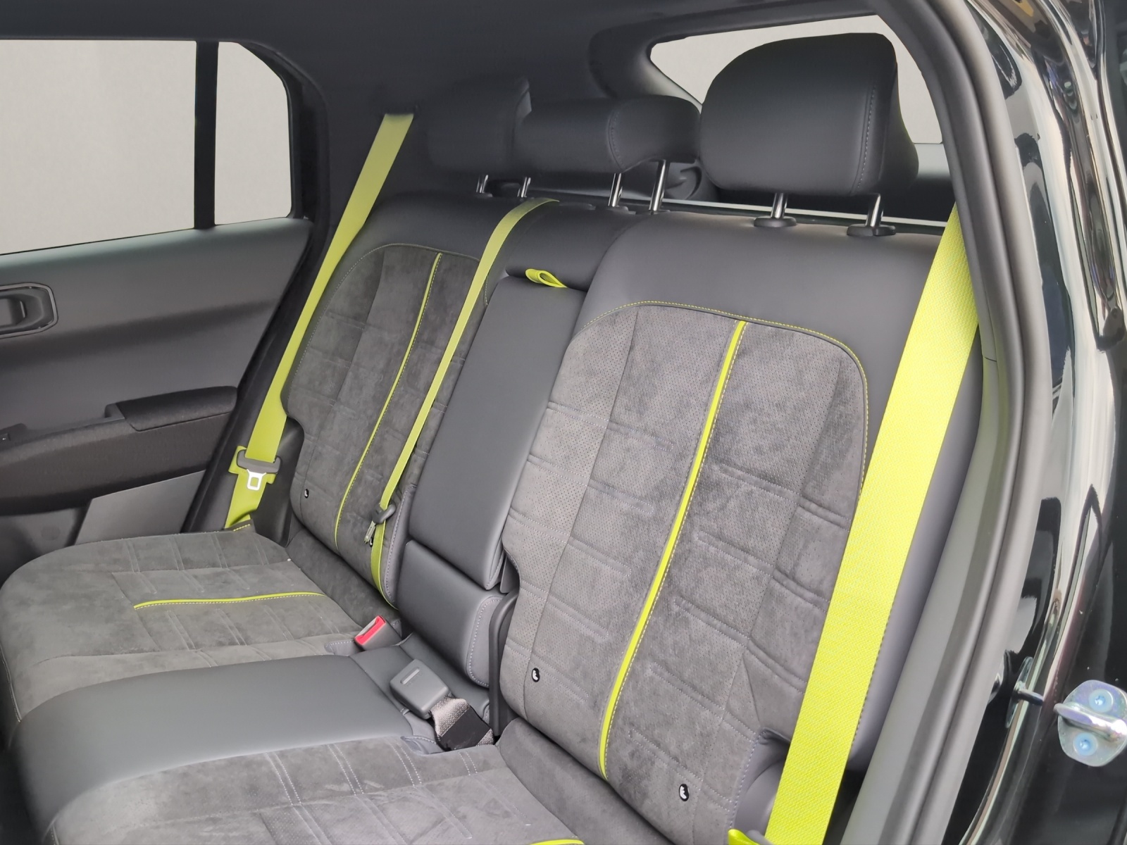 KIA EV3 81 kWh GT 4x4-image-17