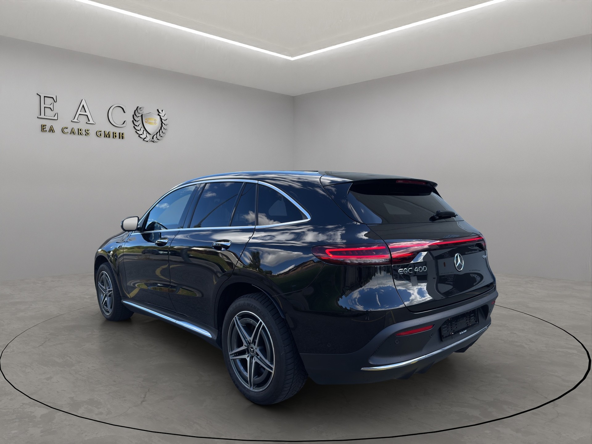 MERCEDES-BENZ EQC 400 4Matic AMG Line **Batteriekapazität 96.55%**-showroom-element-2