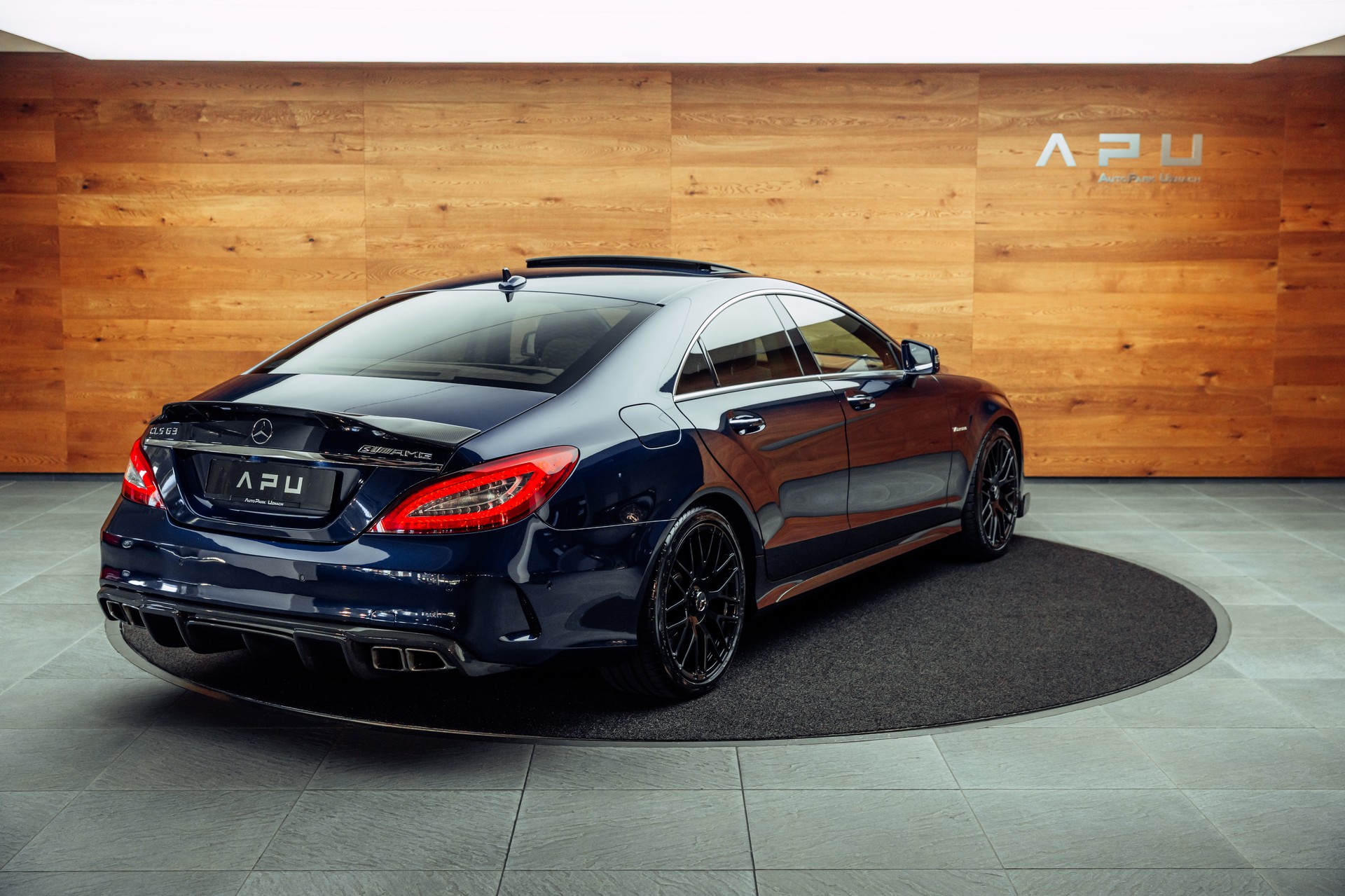 MERCEDES-BENZ CLS 63 AMG S 4Matic Speedshift MCT-showroom-element-1