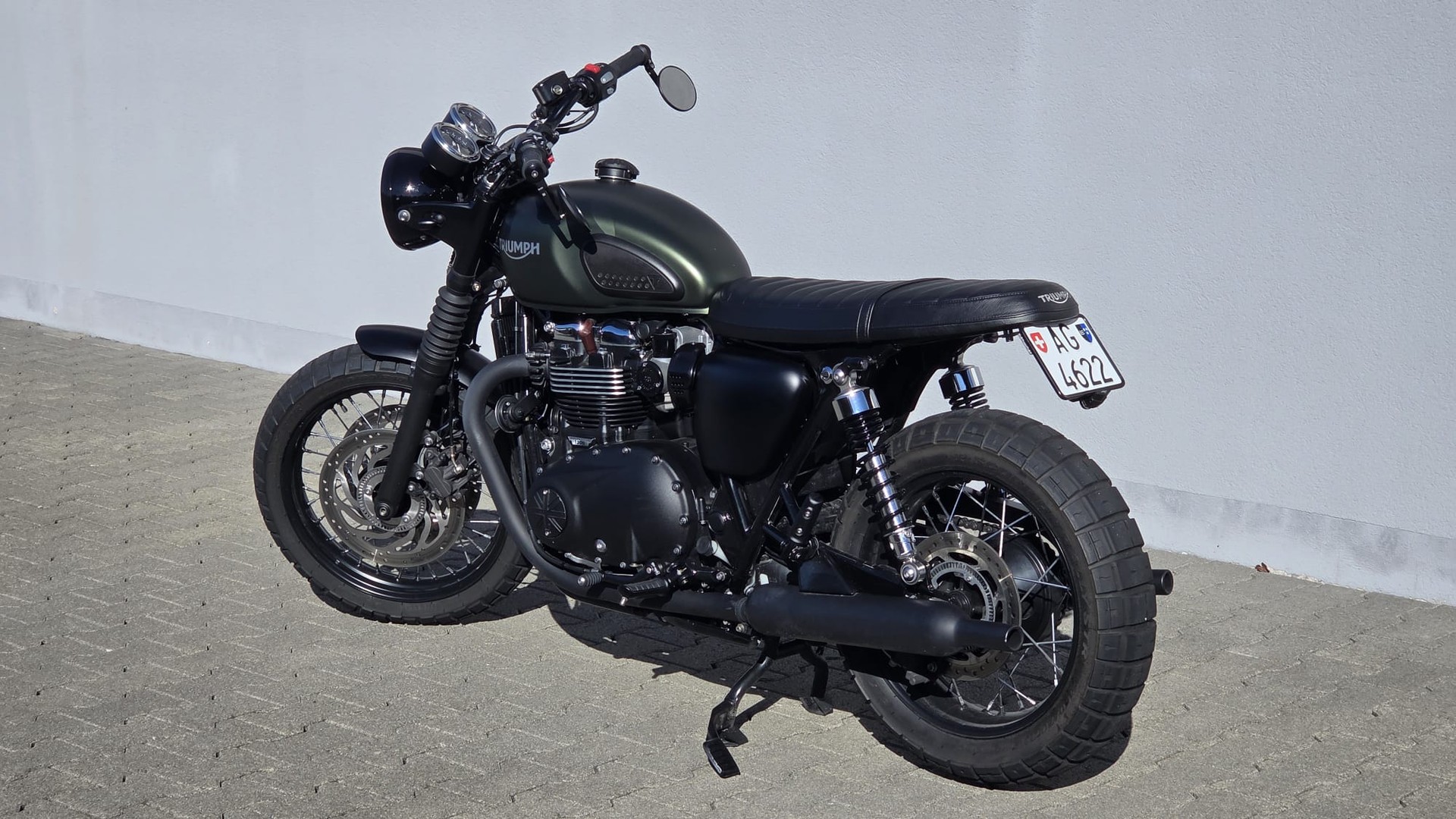 TRIUMPH Bonneville T120 Black-image-2