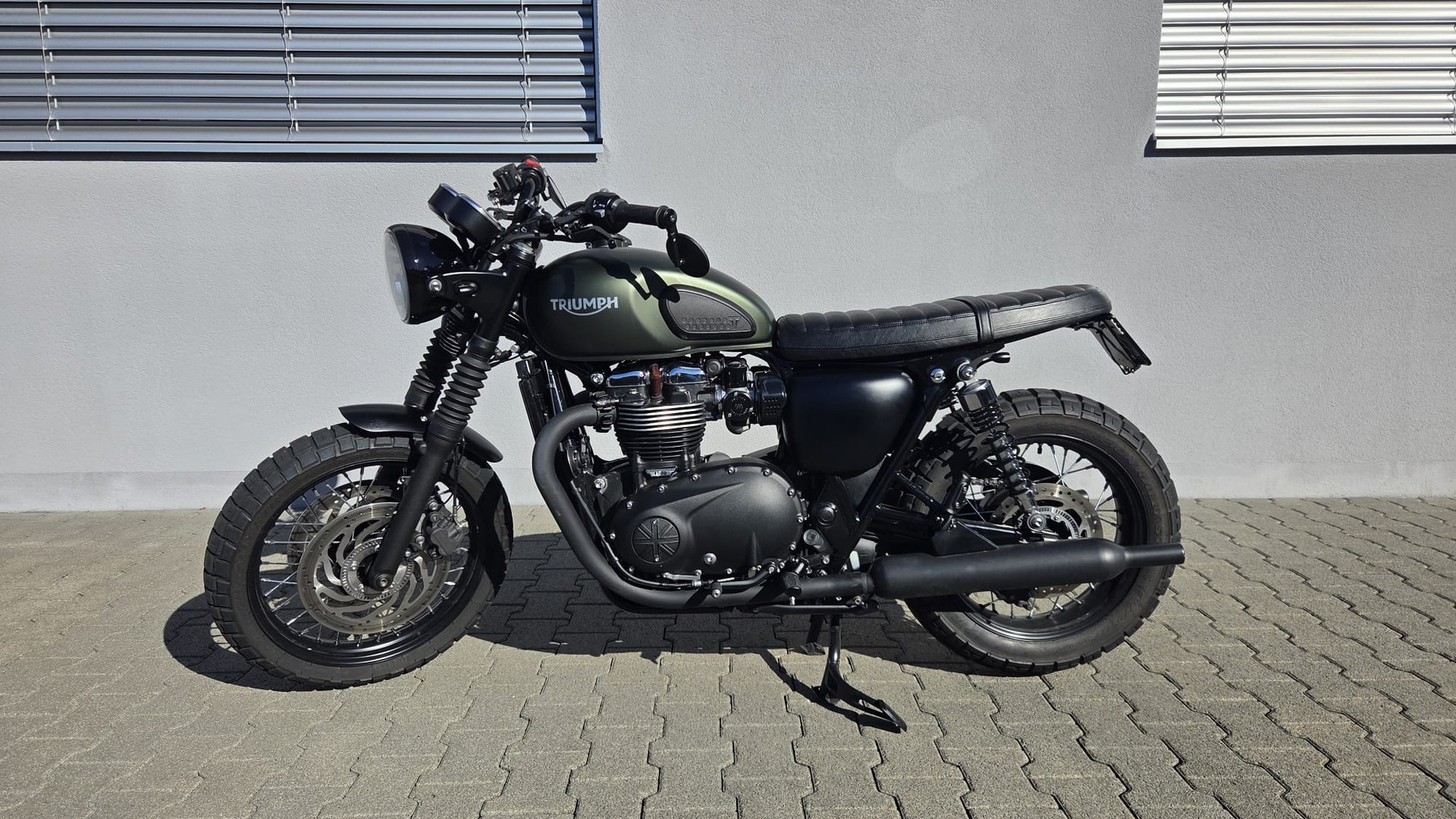 TRIUMPH Bonneville T120 Black-image-0