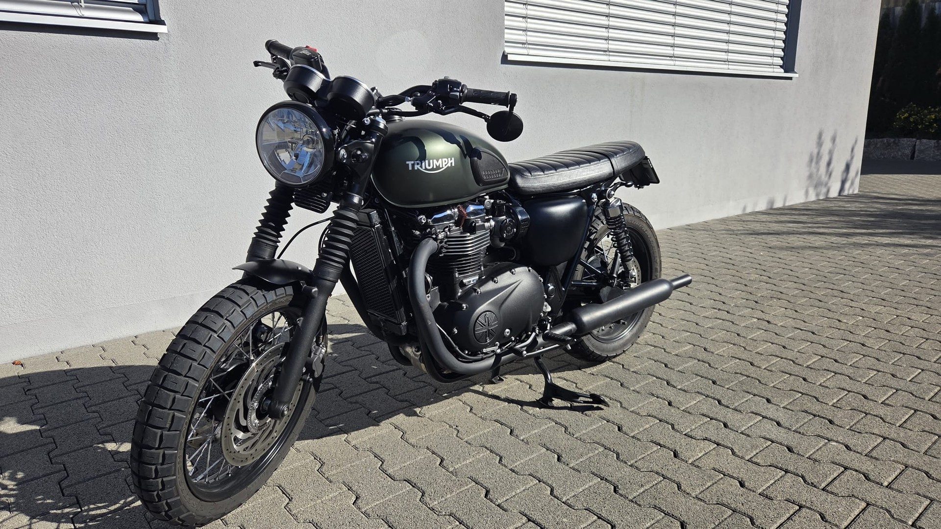 TRIUMPH Bonneville T120 Black-image-3
