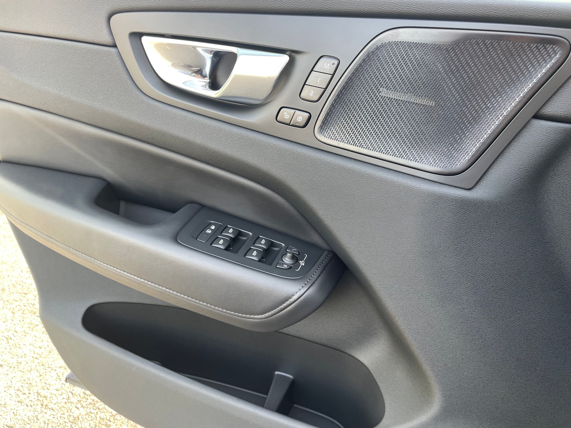 VOLVO XC60 B5 Benzin Mild Hybrid AWD Ultimate Bright Geartronic-image-13