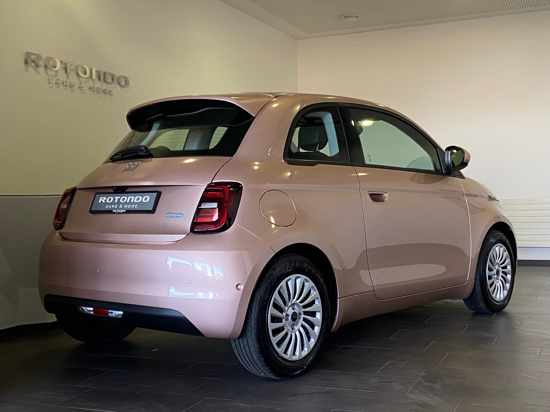 FIAT 500 electric 118PS Vita-showroom-element-1