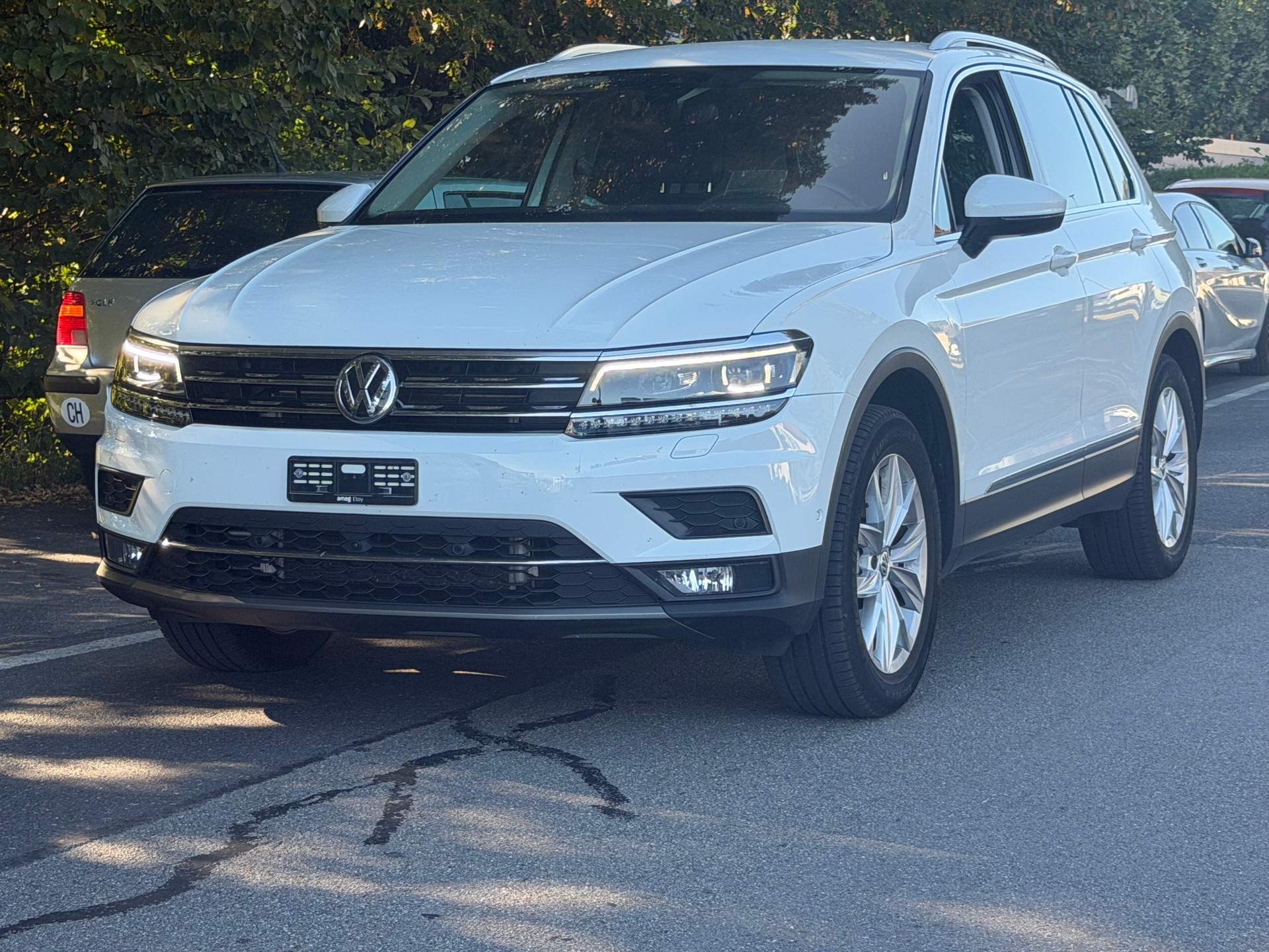 VW Tiguan 2.0TSI Highline 4Motion DSG-showroom-element-1