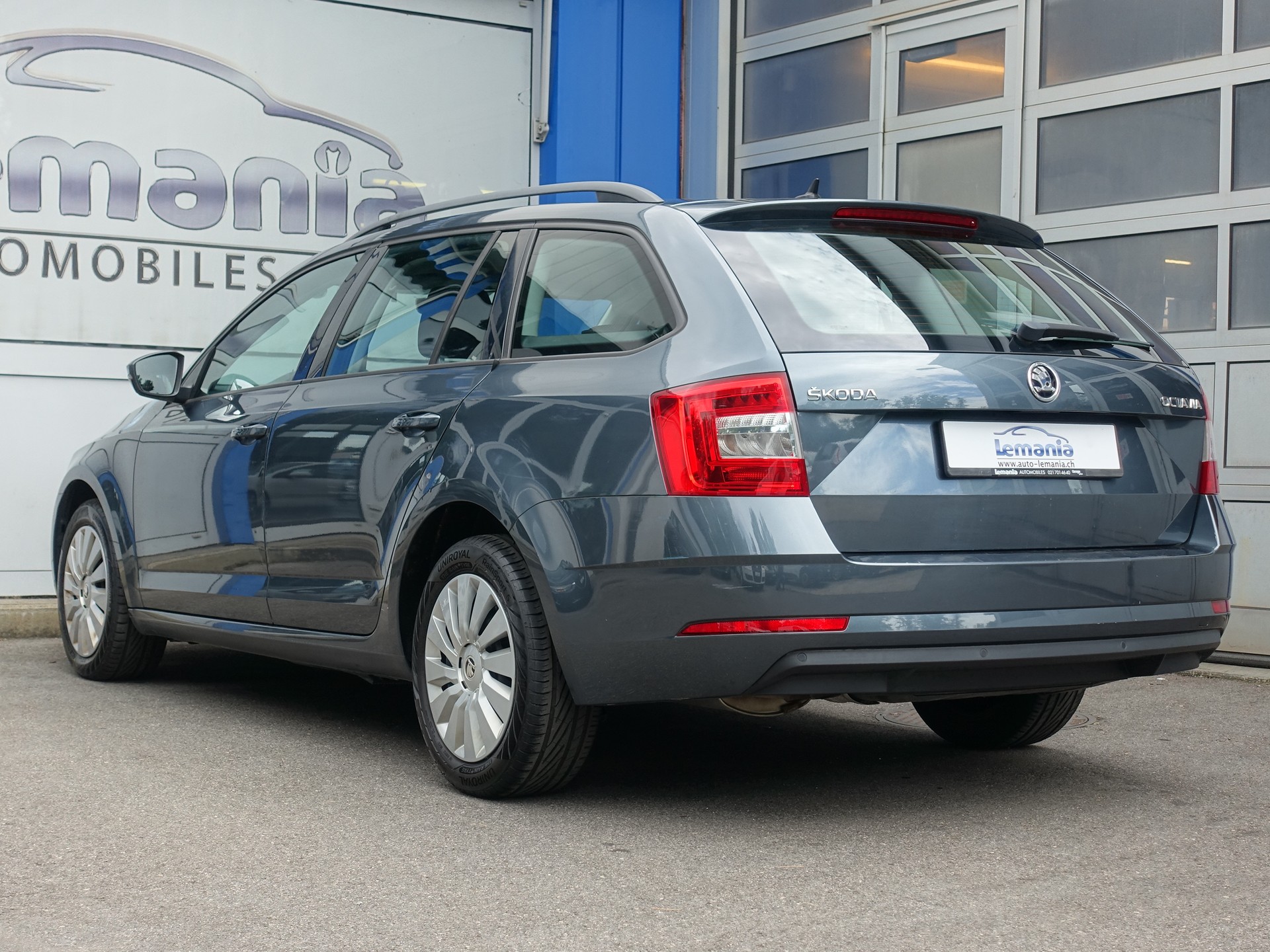 SKODA Octavia Combi 1.5 TSI Ambition DSG-showroom-element-3