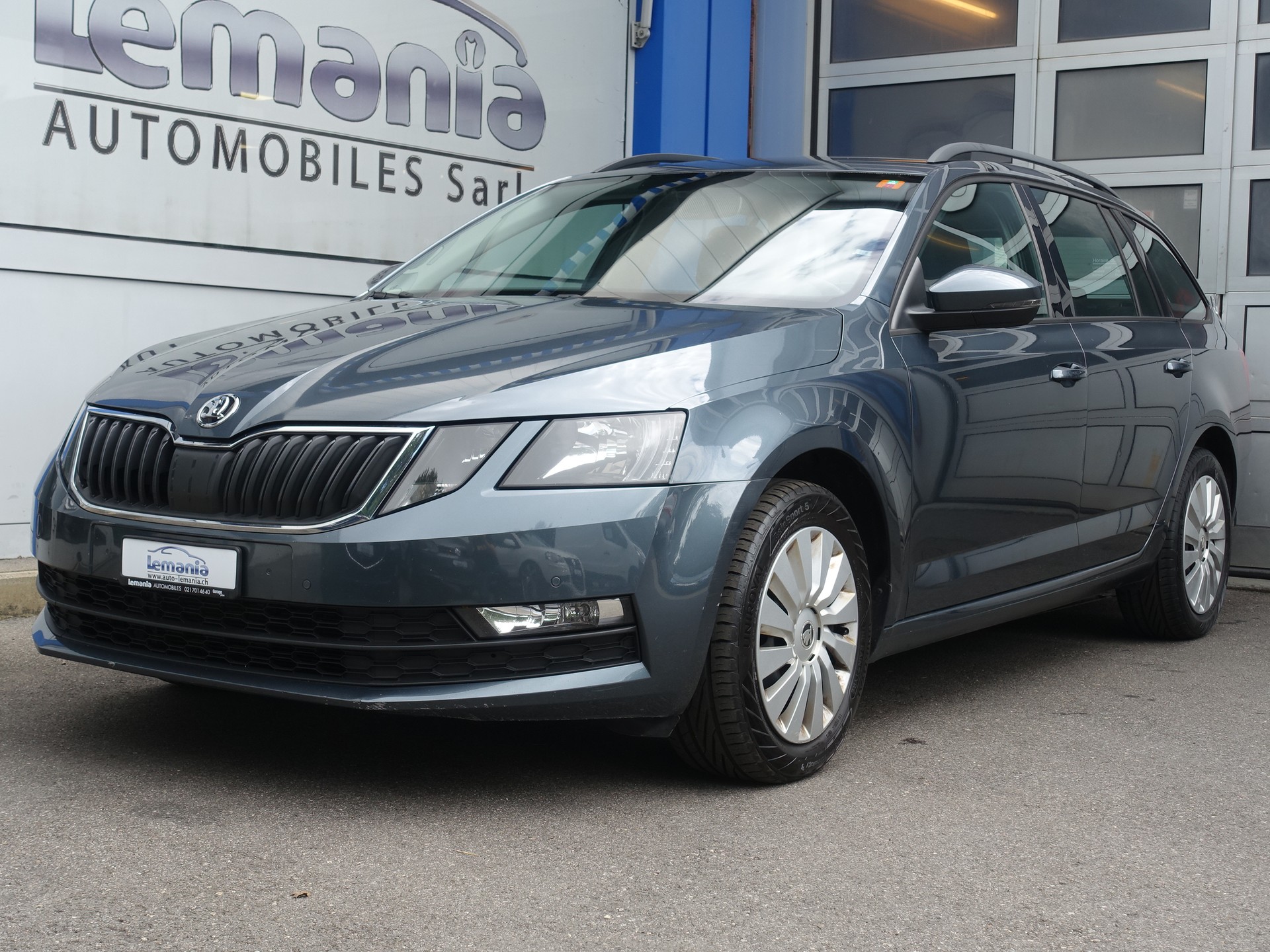 SKODA Octavia Combi 1.5 TSI Ambition DSG-showroom-element-1