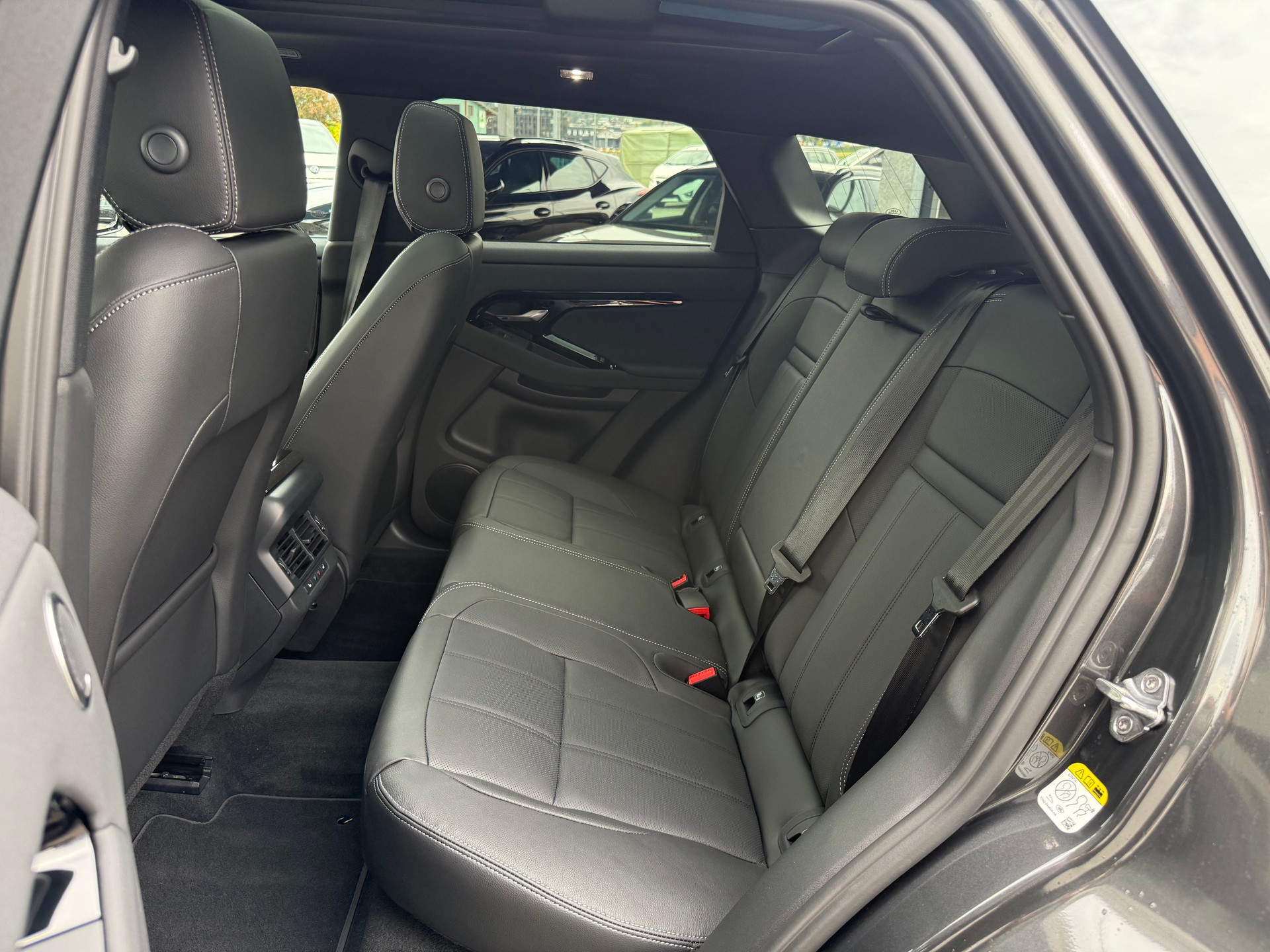 LAND ROVER Range Rover Evoque 1.5 T 270e Autobiography-image-11