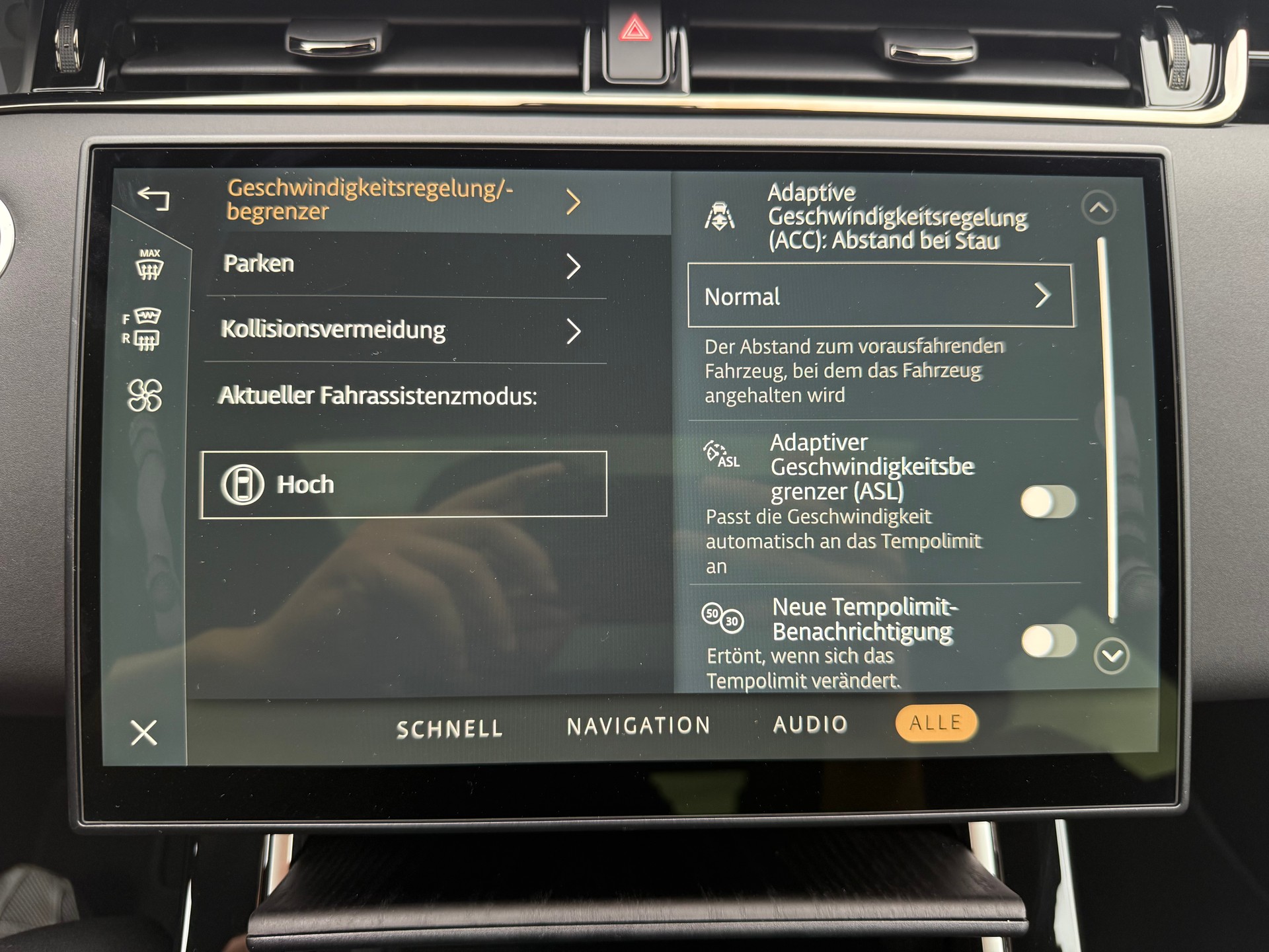 LAND ROVER Range Rover Evoque 1.5 T 270e Autobiography-image-20