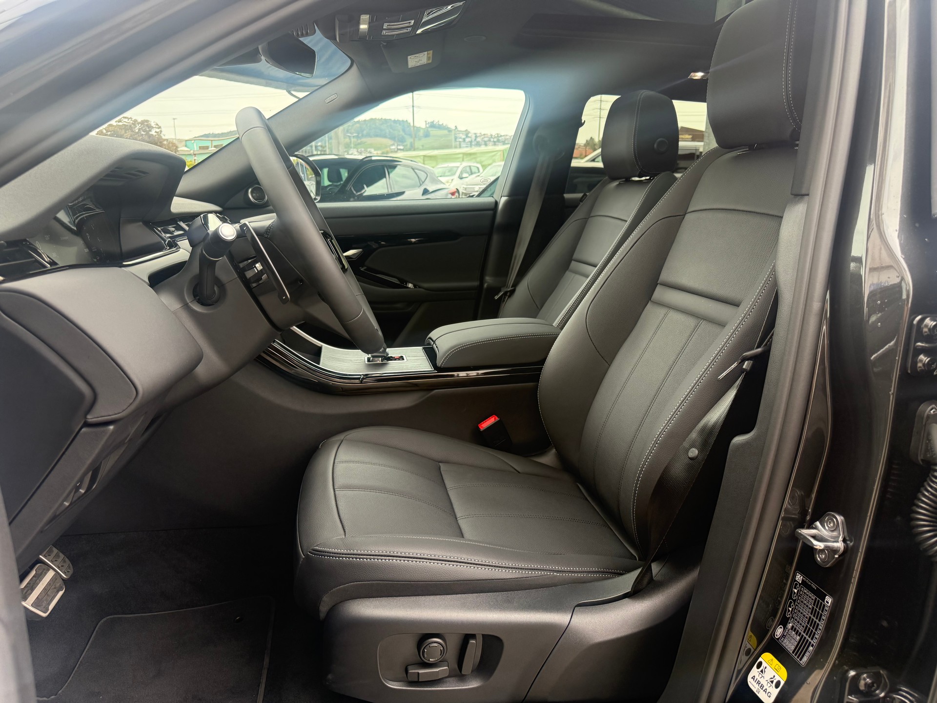 LAND ROVER Range Rover Evoque 1.5 T 270e Autobiography-image-9
