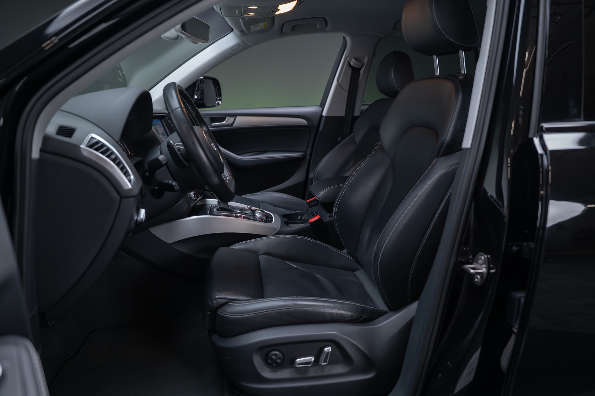 AUDI SQ5 3.0 V6 Bi-TDI quattro T-Tronic / Rückfahrkamera / Bang&Olufsen / Standheizung-image-10