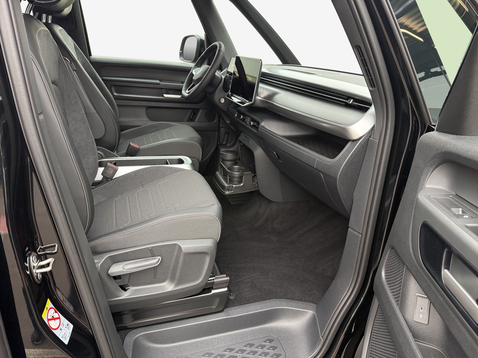 VW ID.Buzz NWB Pro 4 Motion-image-11