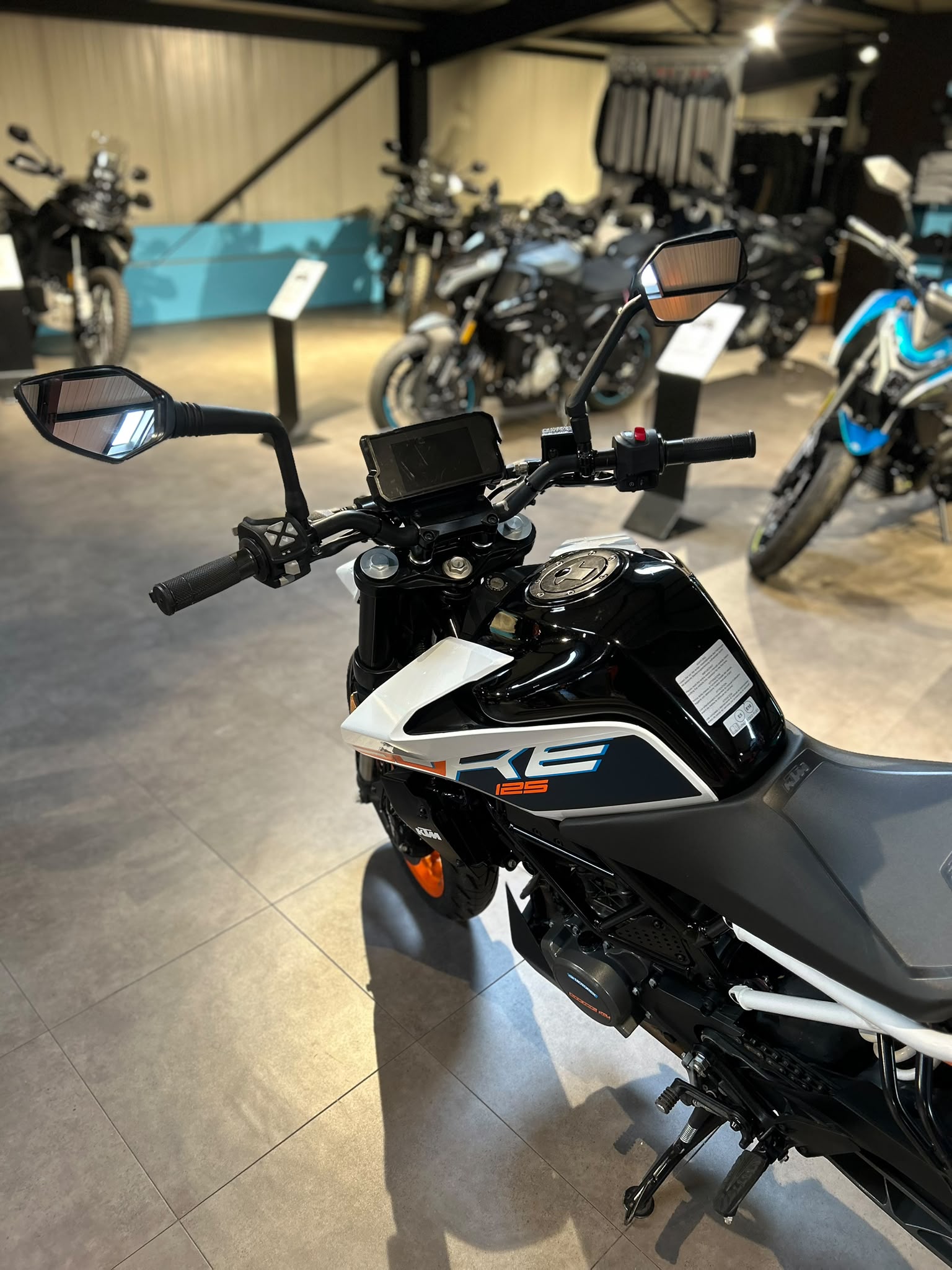 KTM 125 Duke-image-3