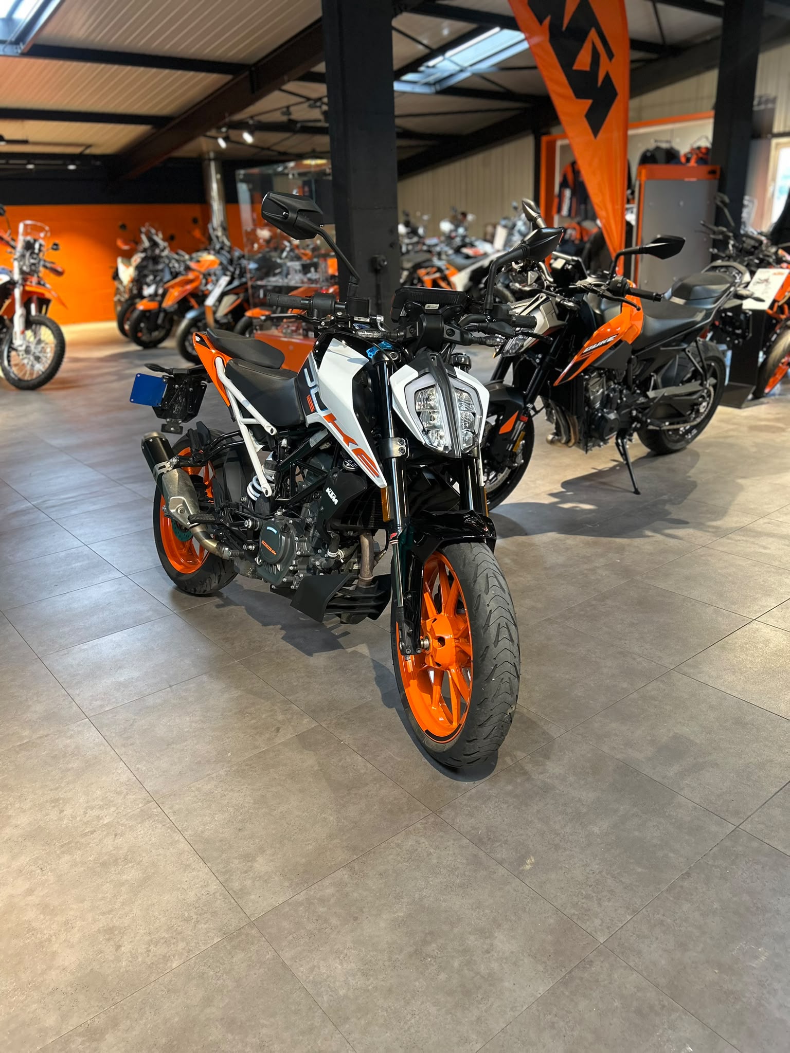 KTM 125 Duke-image-0