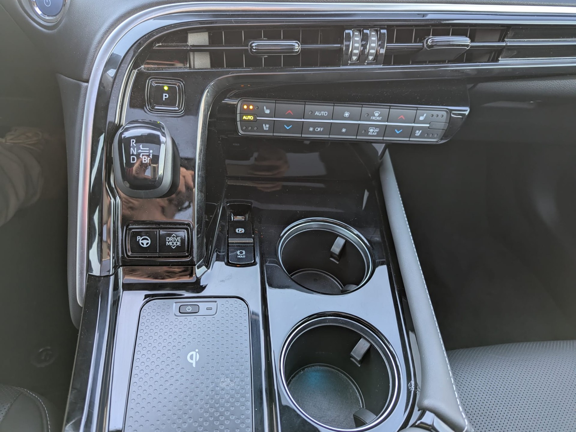 TOYOTA Mirai Fuel cell Platinum-image-15